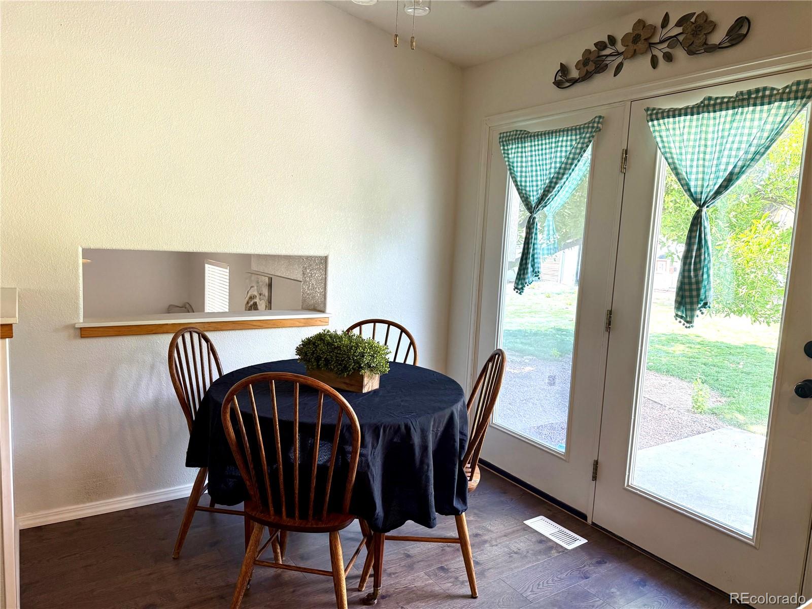 MLS Image #8 for 463 w player drive,pueblo west, Colorado