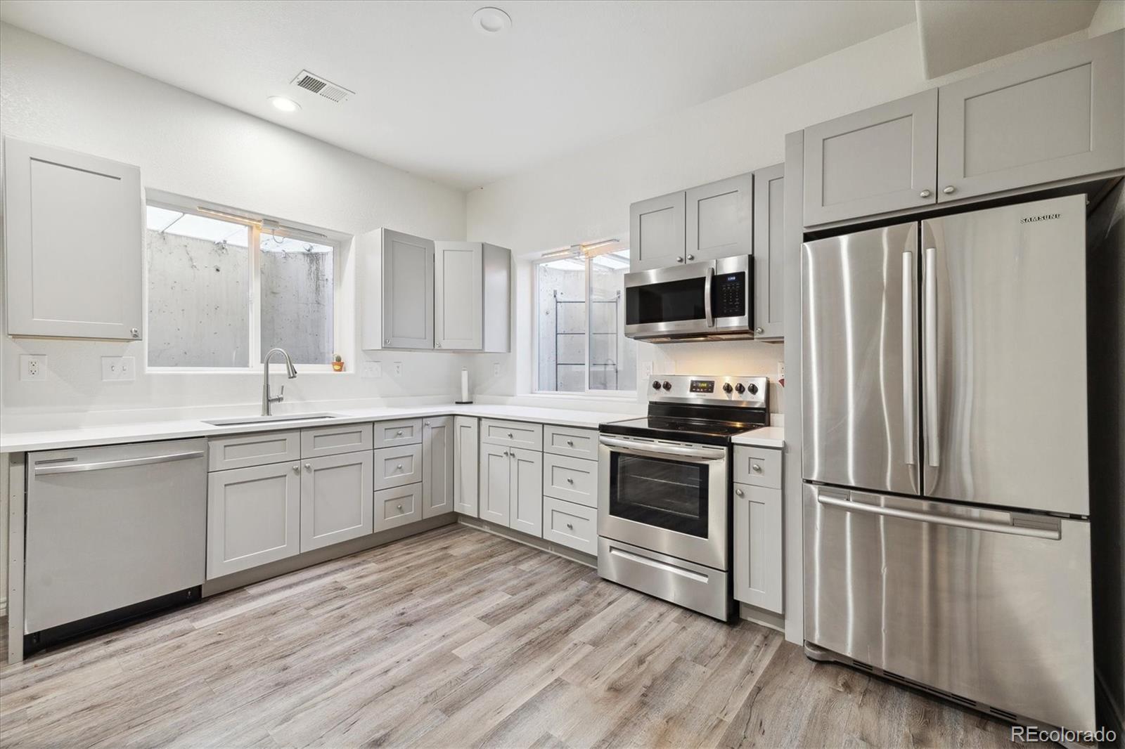 MLS Image #17 for 957 s emporia street,denver, Colorado