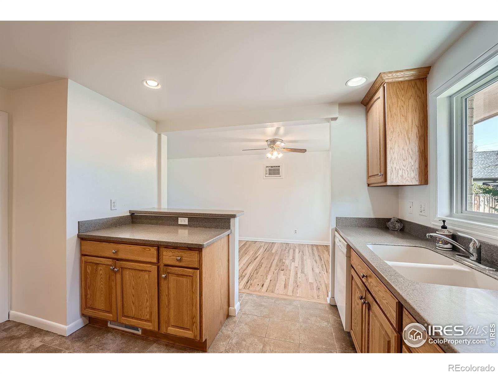 MLS Image #10 for 910  laurel street,broomfield, Colorado