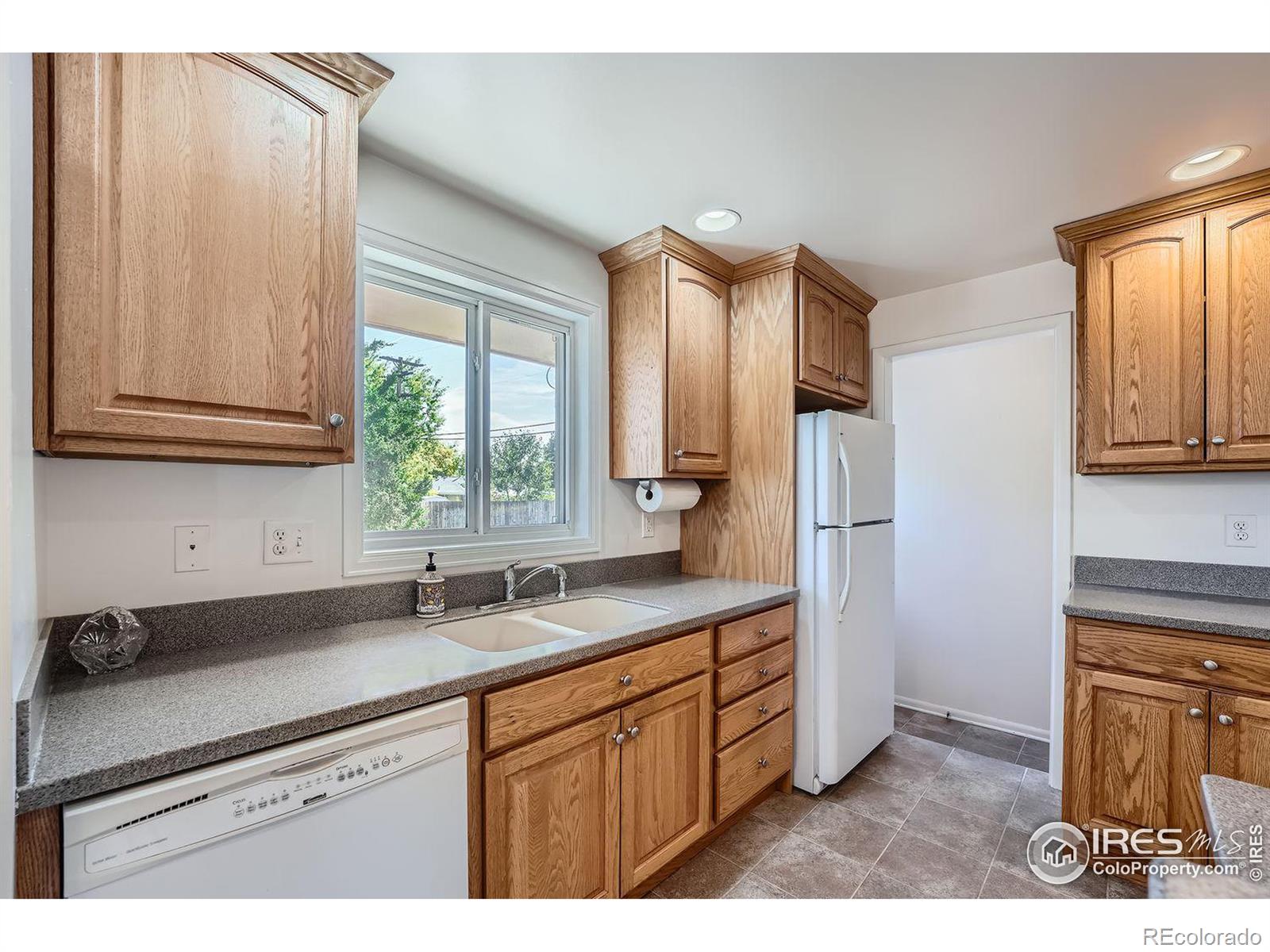 MLS Image #8 for 910  laurel street,broomfield, Colorado