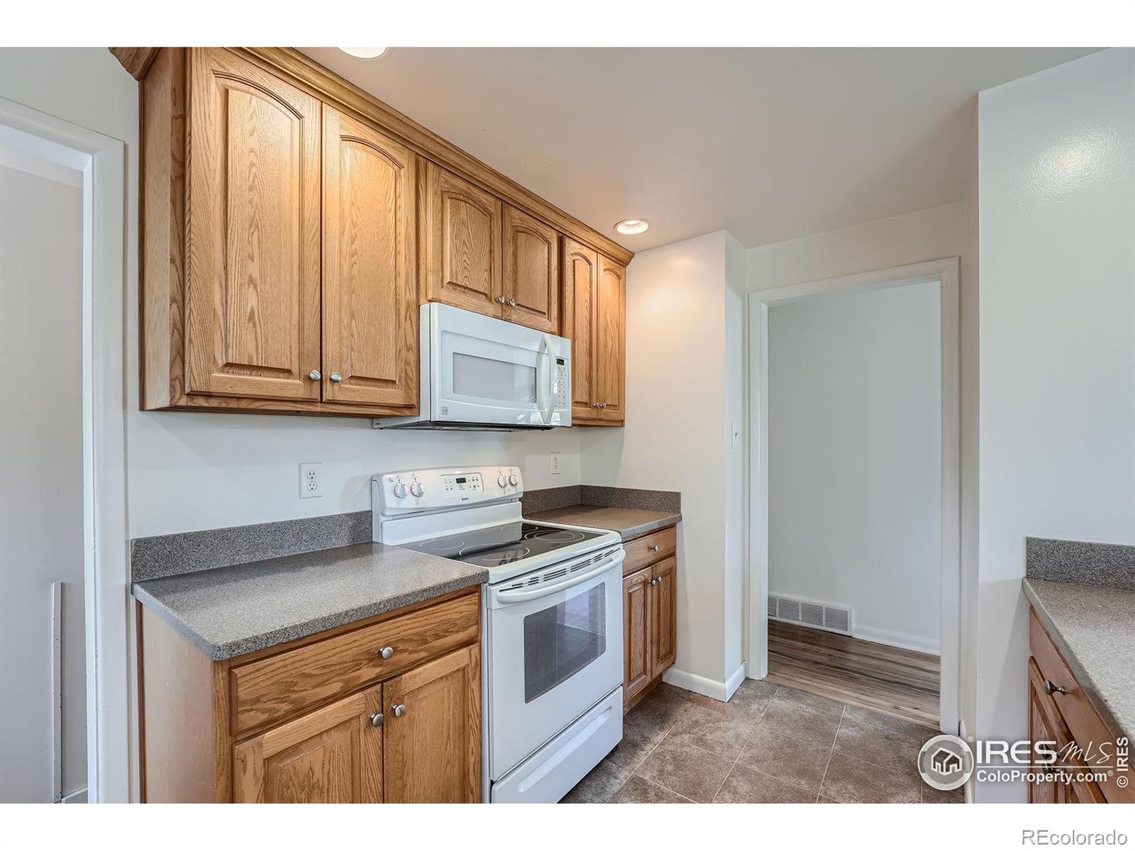 MLS Image #9 for 910  laurel street,broomfield, Colorado