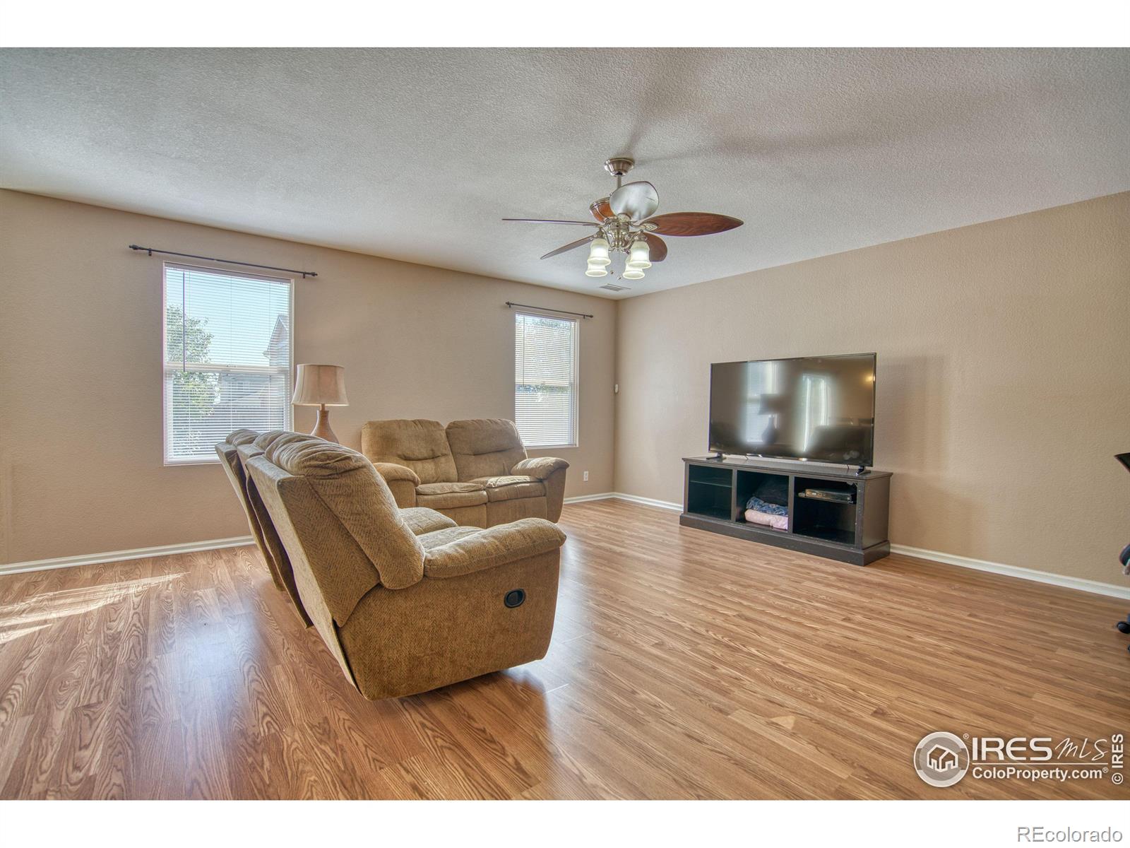 MLS Image #3 for 13872  linden court,thornton, Colorado