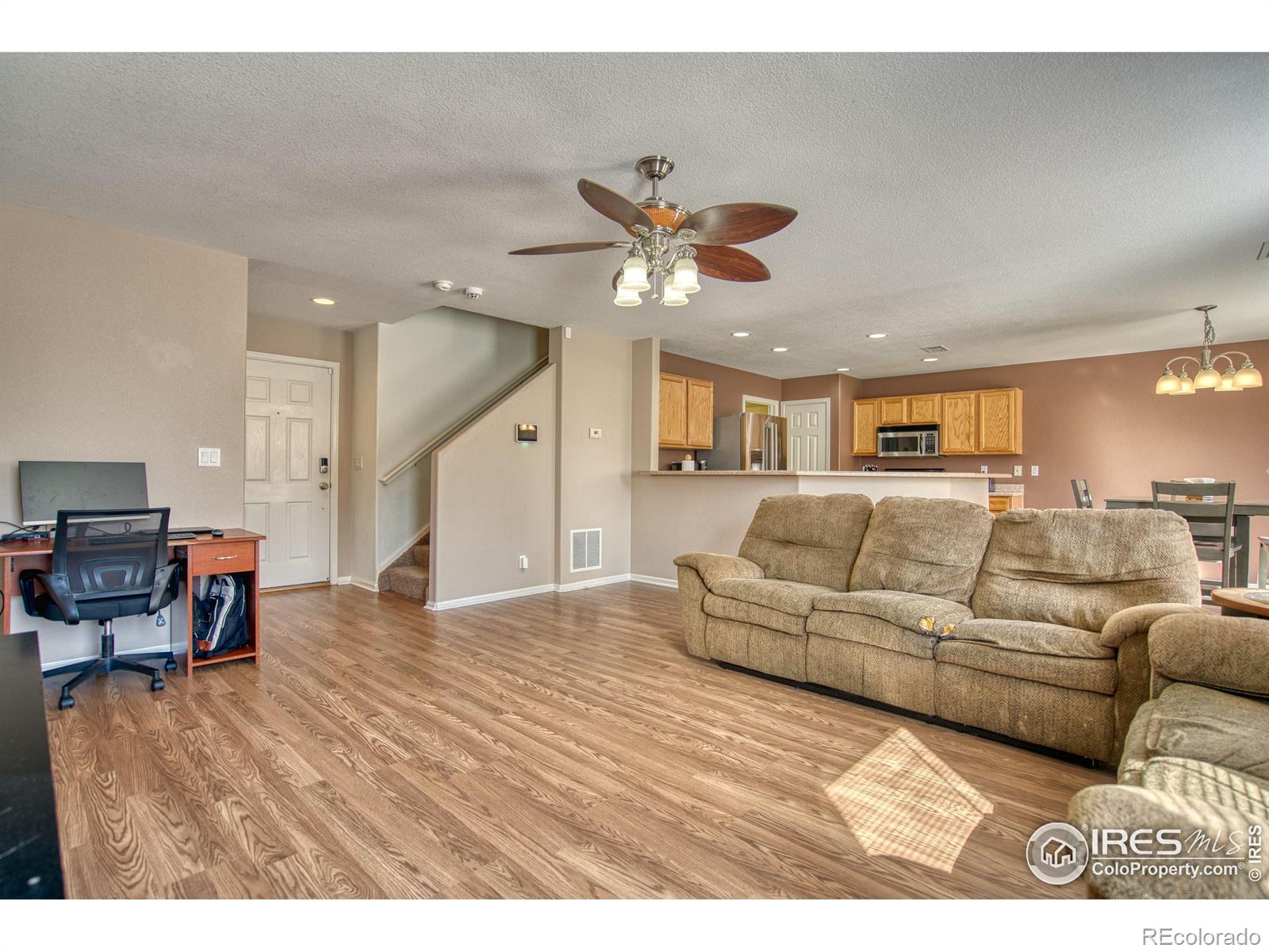 MLS Image #5 for 13872  linden court,thornton, Colorado