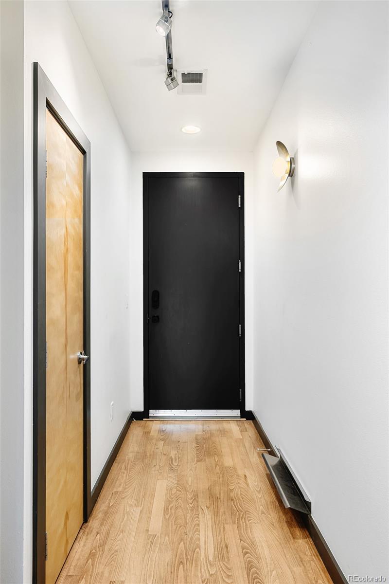 MLS Image #2 for 2900  wyandot street 103,denver, Colorado