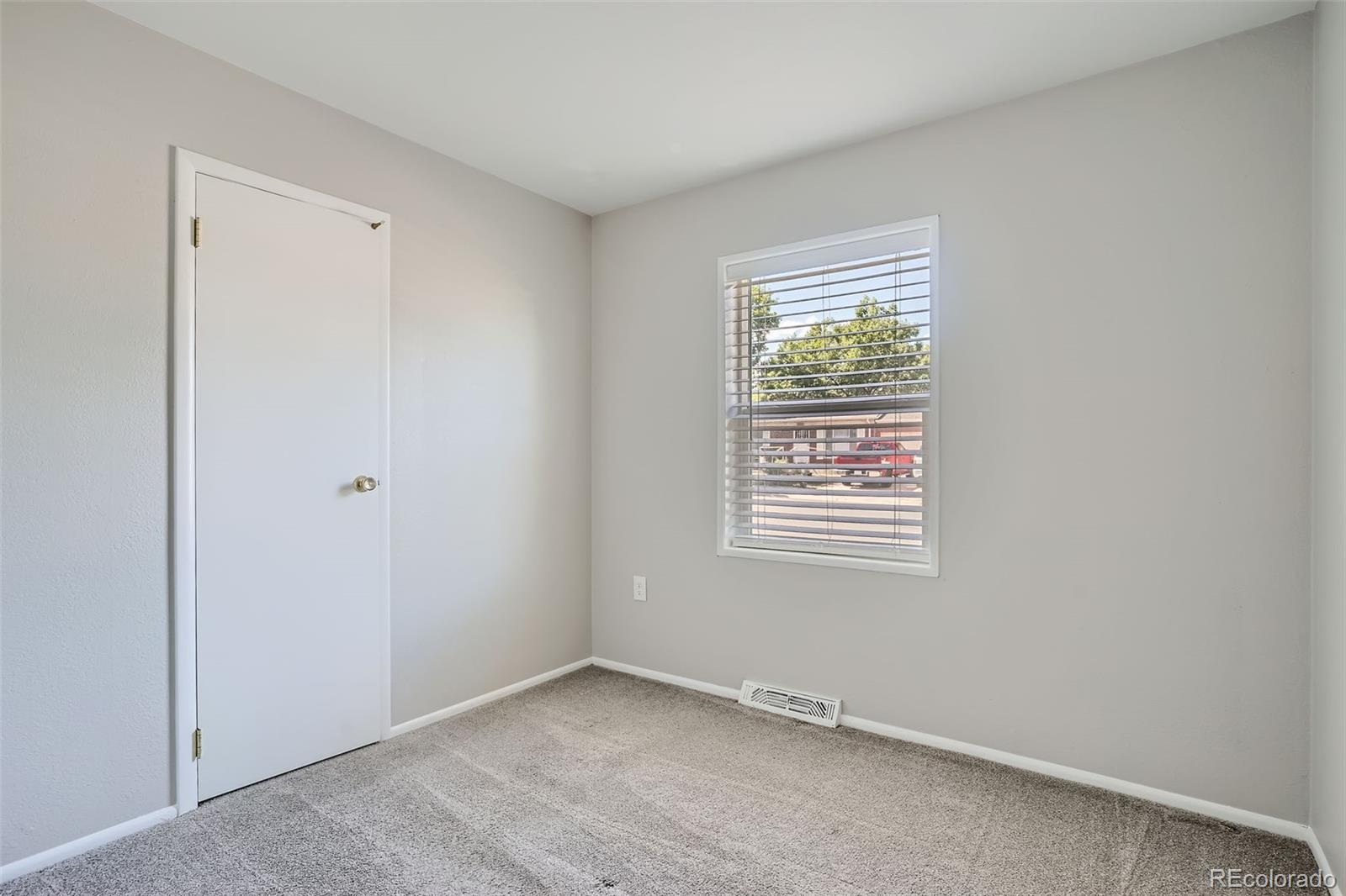 MLS Image #18 for 5520  shoshone street,denver, Colorado