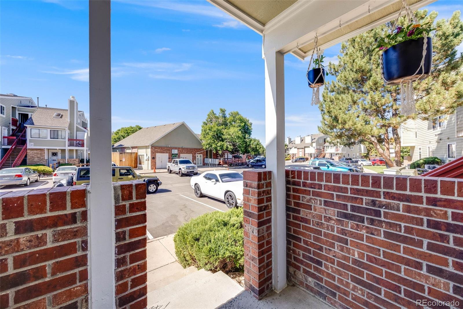 MLS Image #3 for 942 s dearborn way,aurora, Colorado