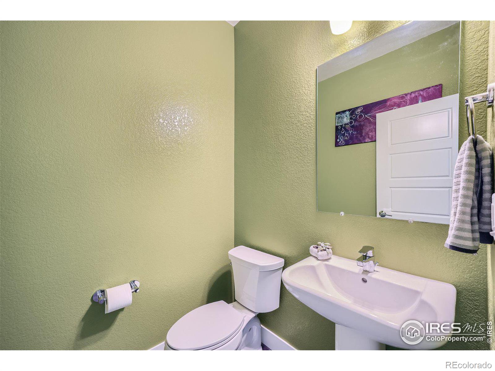 MLS Image #12 for 11039 e 25th drive,aurora, Colorado