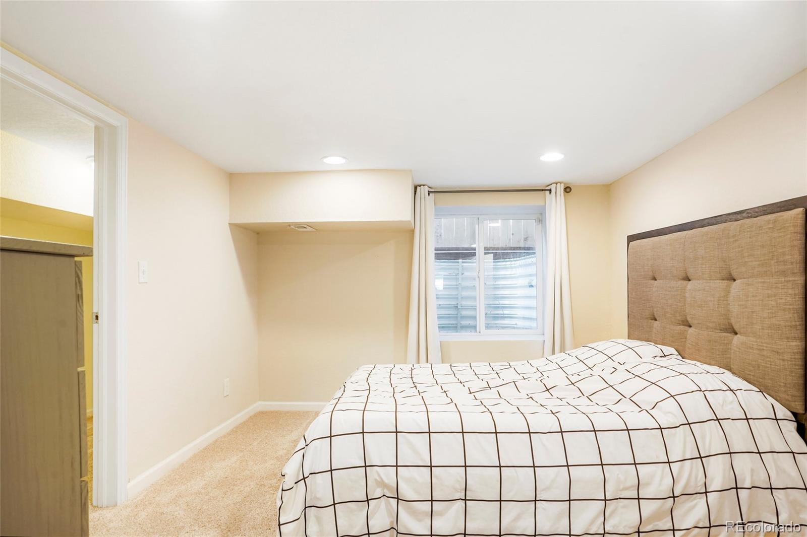 MLS Image #18 for 3200 n fillmore street,denver, Colorado