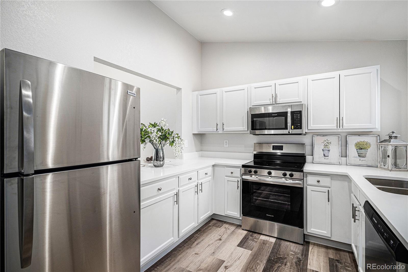 MLS Image #4 for 855 s kalispell circle,aurora, Colorado