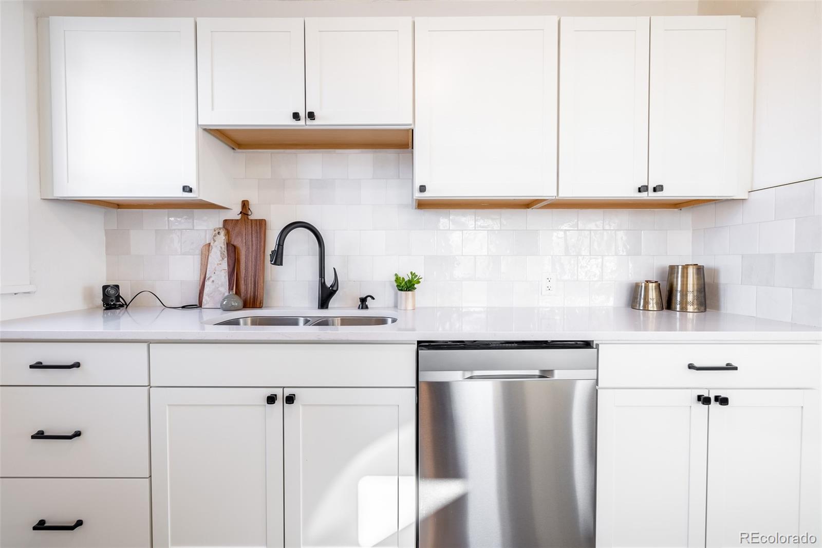 MLS Image #8 for 1525  ulster street,denver, Colorado