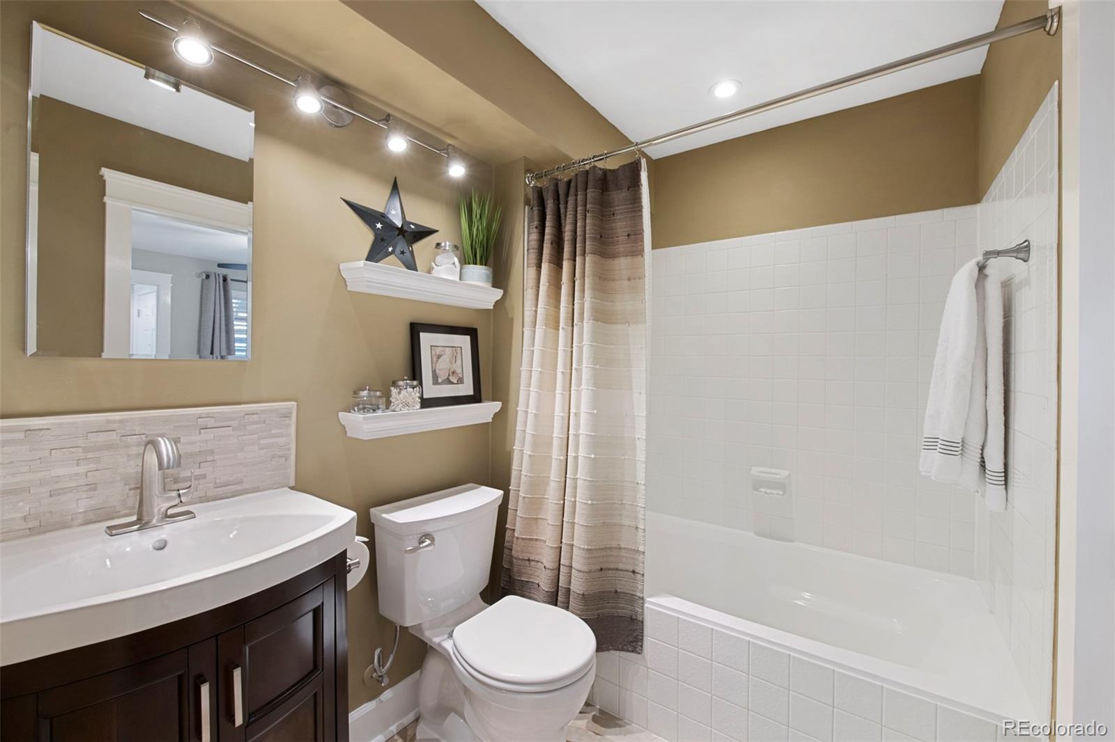 MLS Image #16 for 8500 e jefferson avenue,denver, Colorado