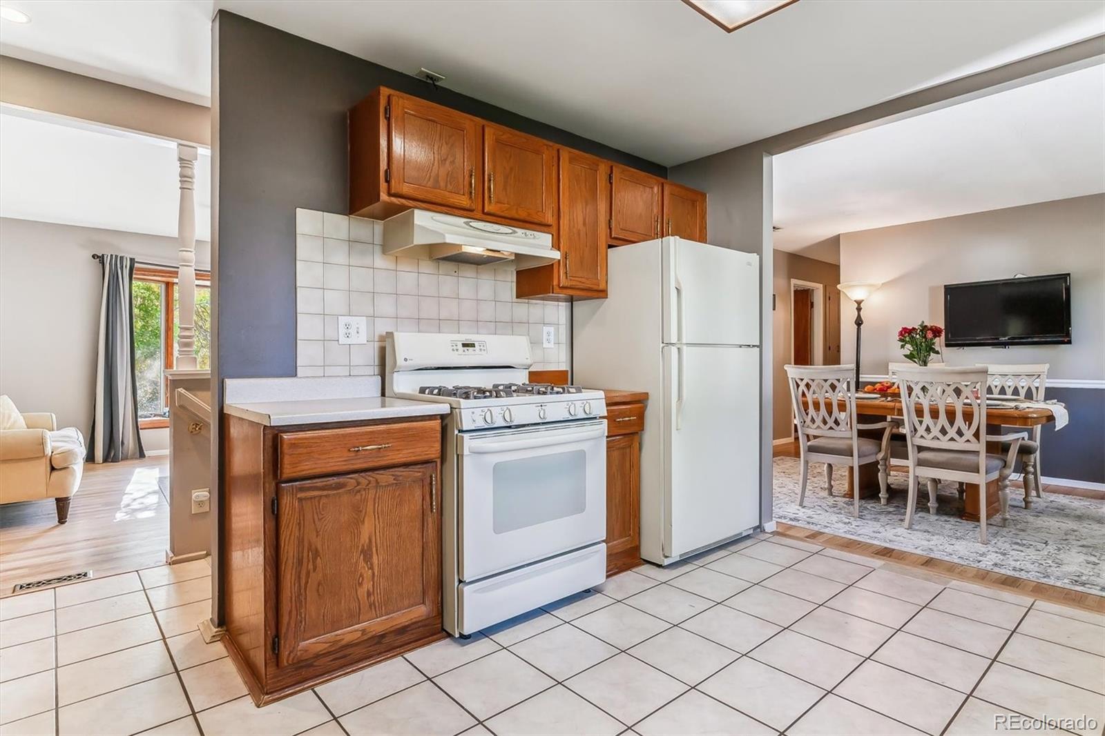 MLS Image #9 for 2739 s raleigh street,denver, Colorado