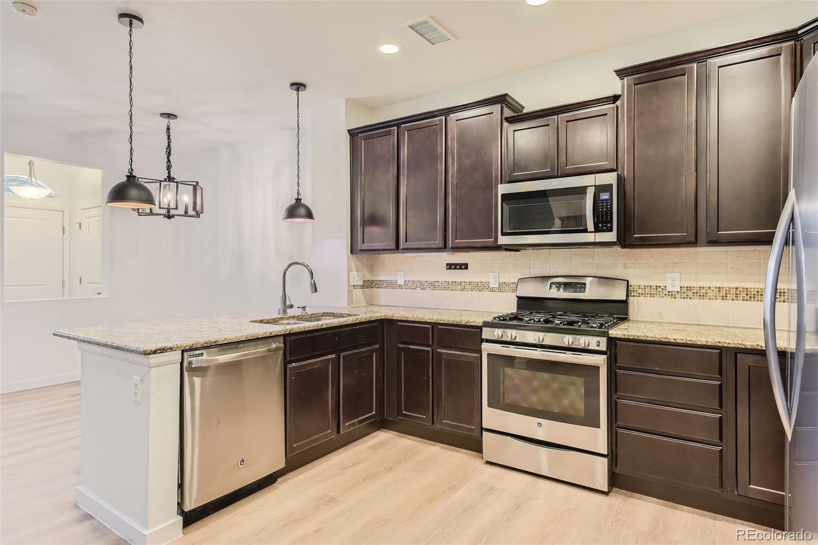 MLS Image #9 for 9000 e phillips drive,centennial, Colorado