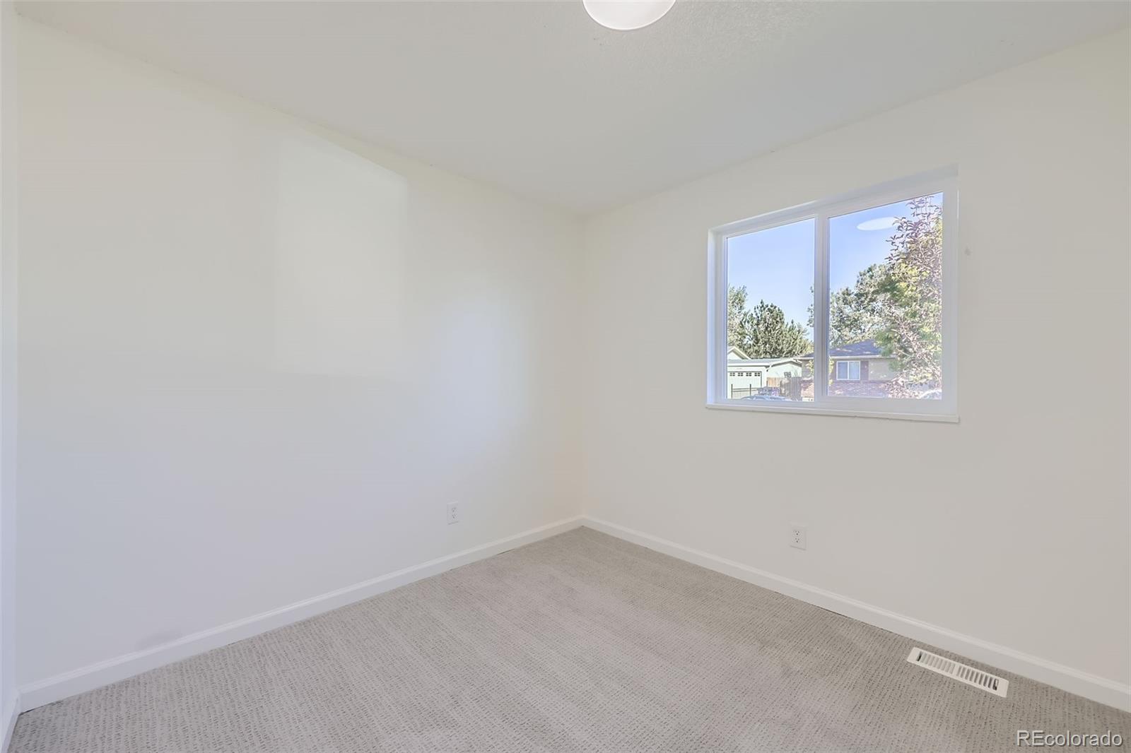 MLS Image #12 for 5537  wheeling street,denver, Colorado