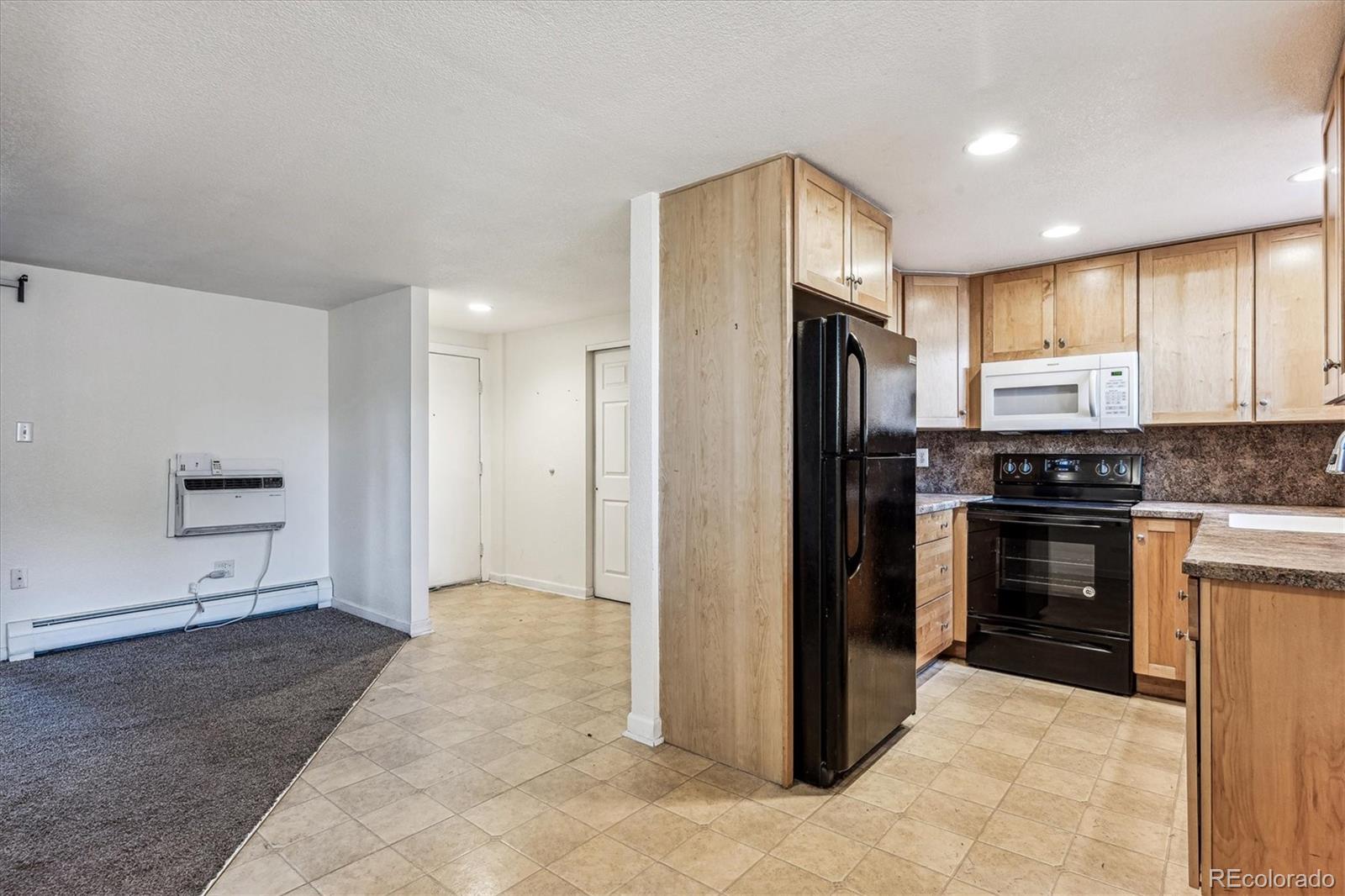 MLS Image #10 for 2700 s holly street,denver, Colorado