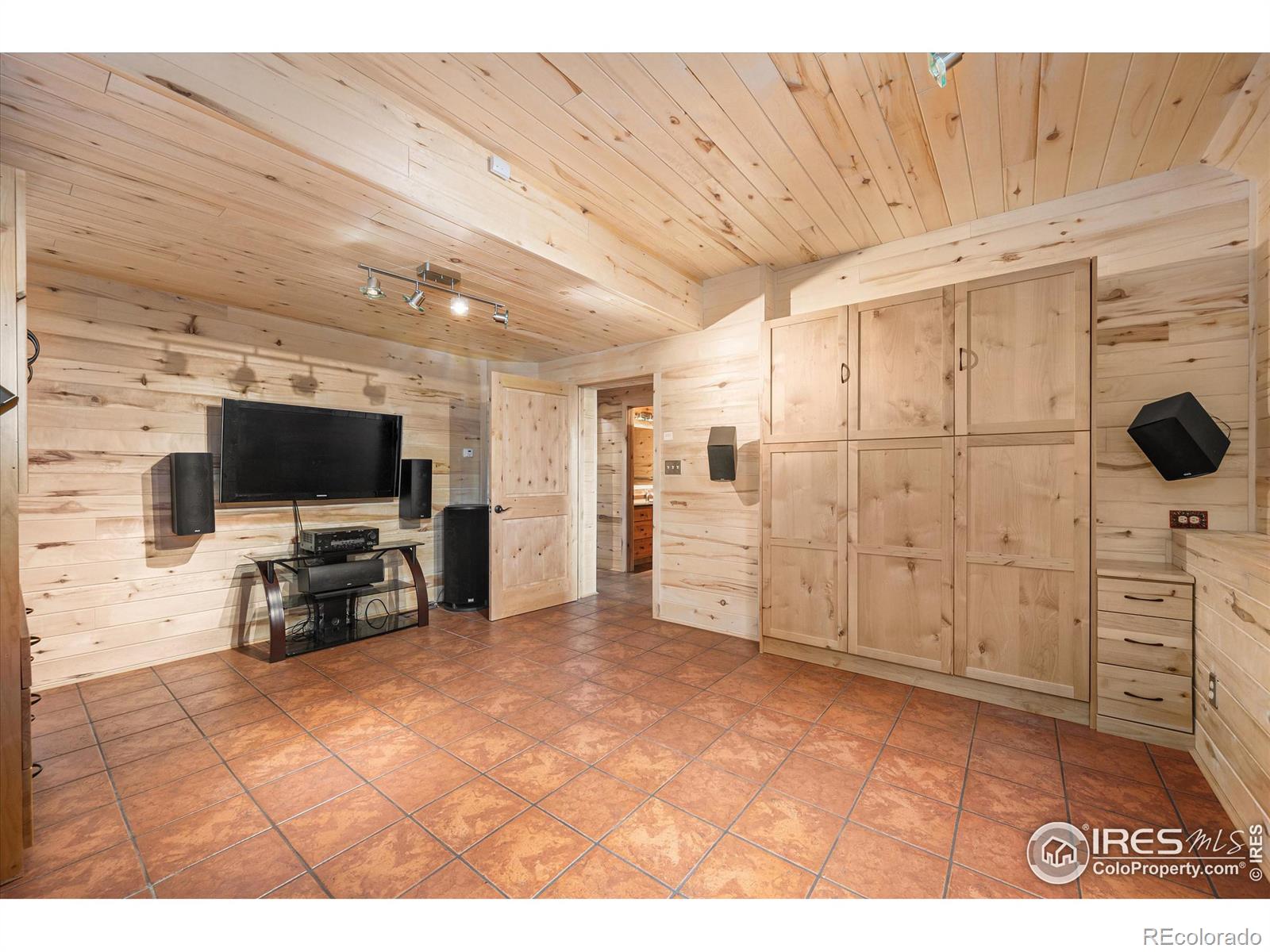 MLS Image #39 for 3070  suri trail,bellvue, Colorado
