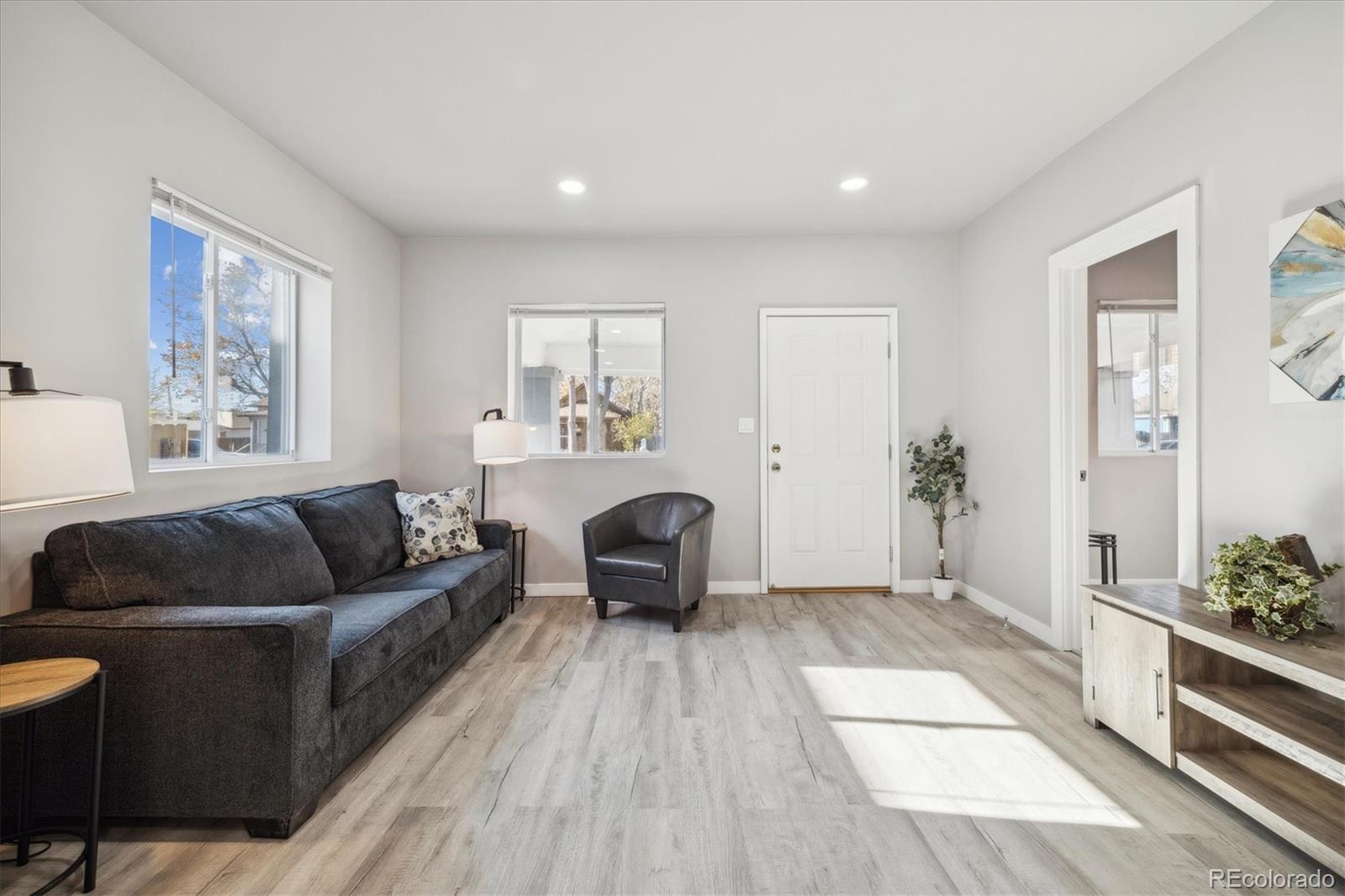 MLS Image #7 for 4720  grant street,denver, Colorado