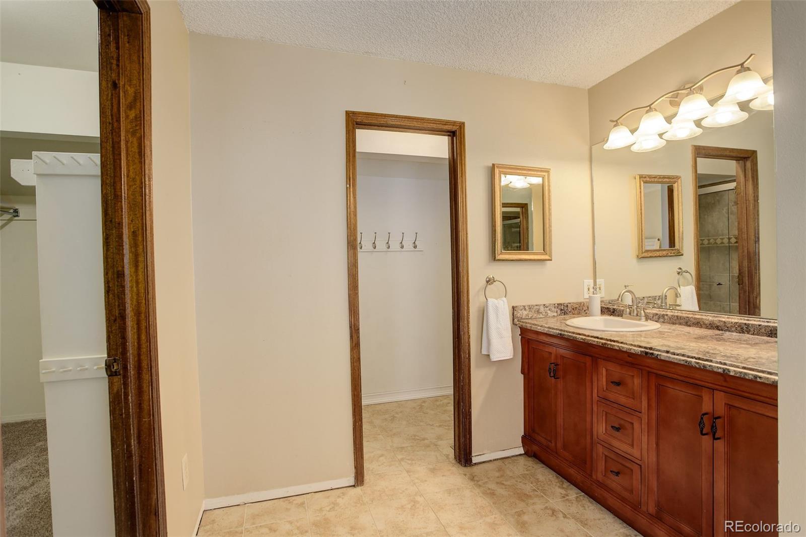 MLS Image #11 for 722 s eagle street,aurora, Colorado