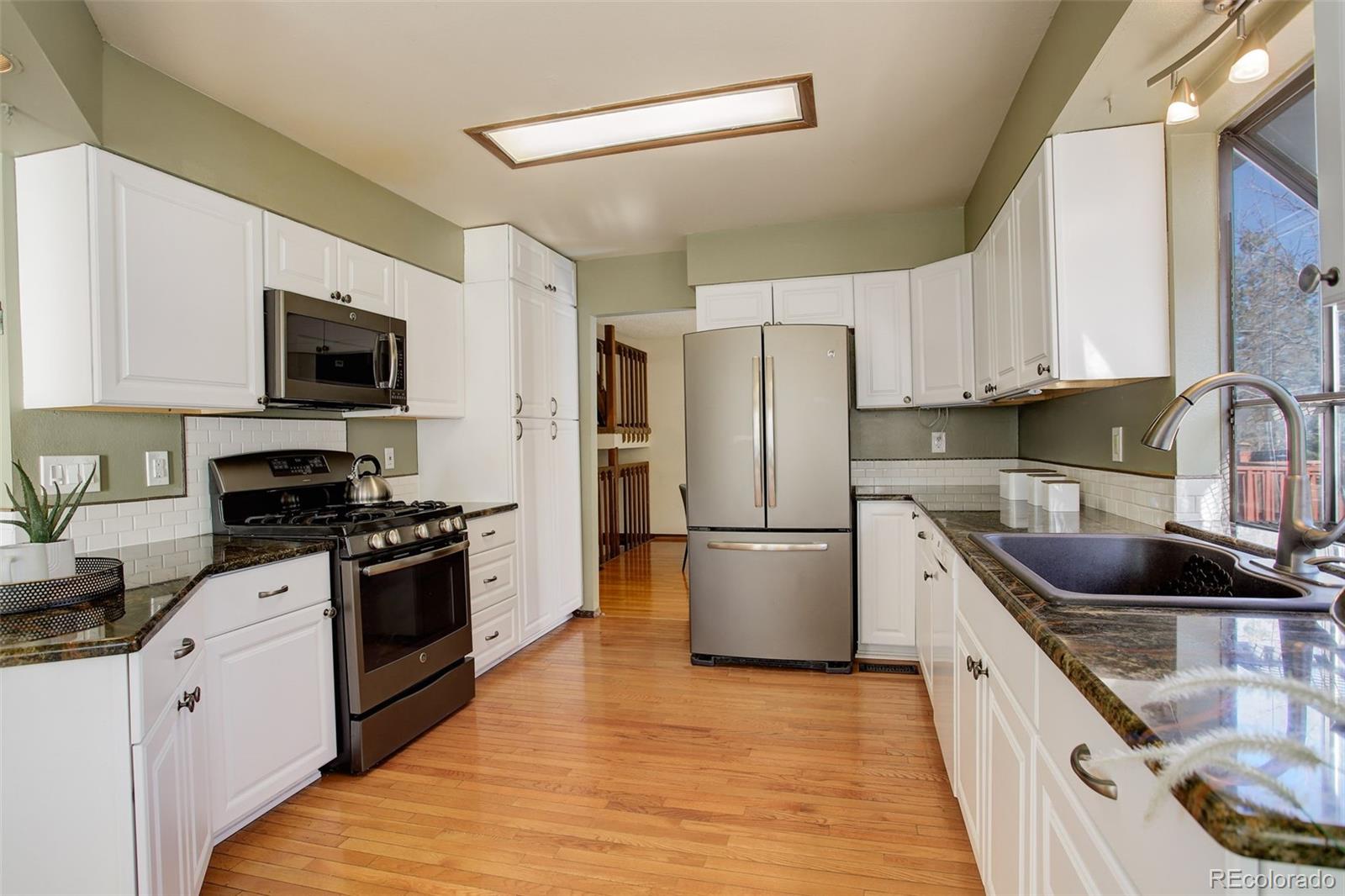 MLS Image #5 for 722 s eagle street,aurora, Colorado