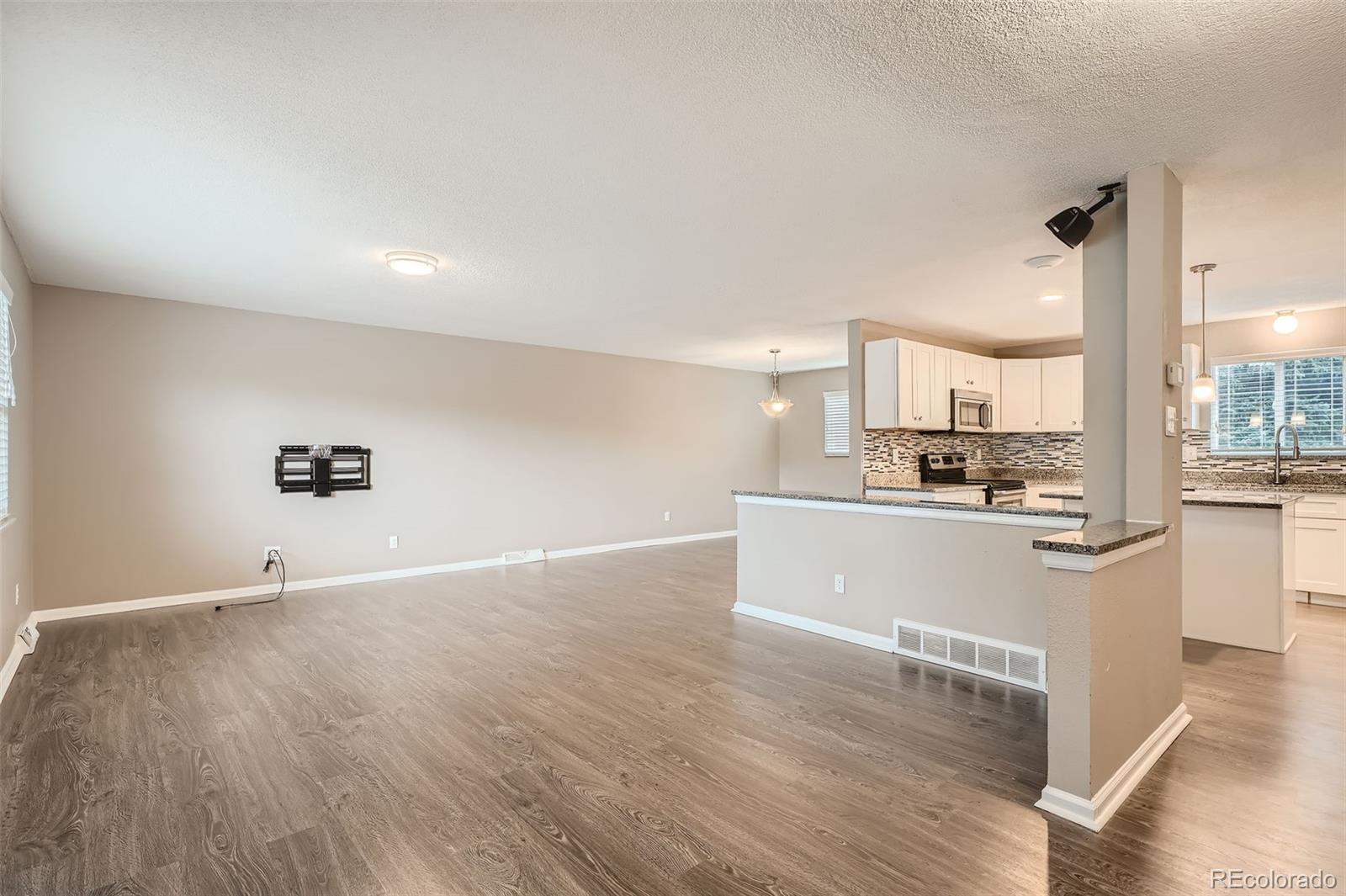 MLS Image #10 for 9014 w harvard drive,lakewood, Colorado