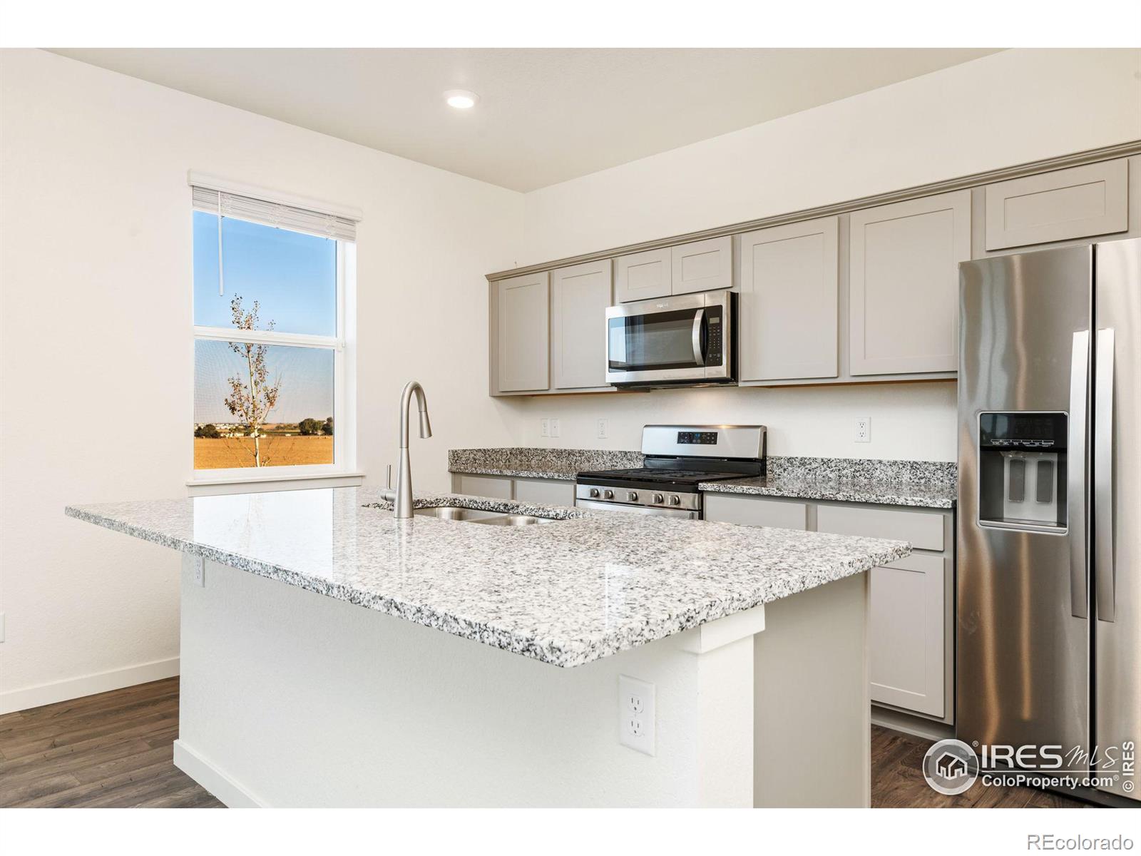 MLS Image #11 for 221  raven lane,johnstown, Colorado