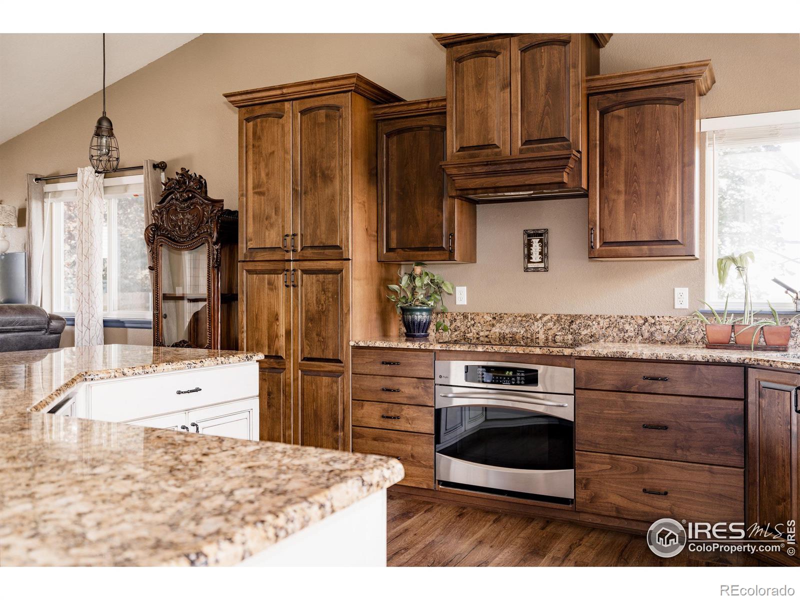 MLS Image #10 for 945 e 4th st rd,eaton, Colorado