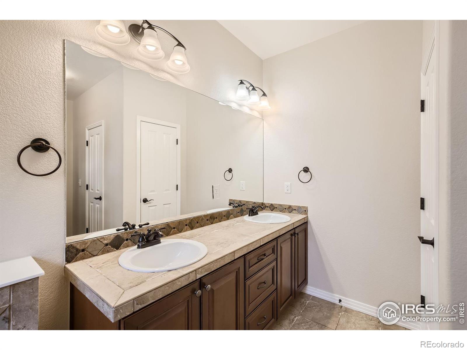 MLS Image #14 for 607  summer hawk drive,longmont, Colorado