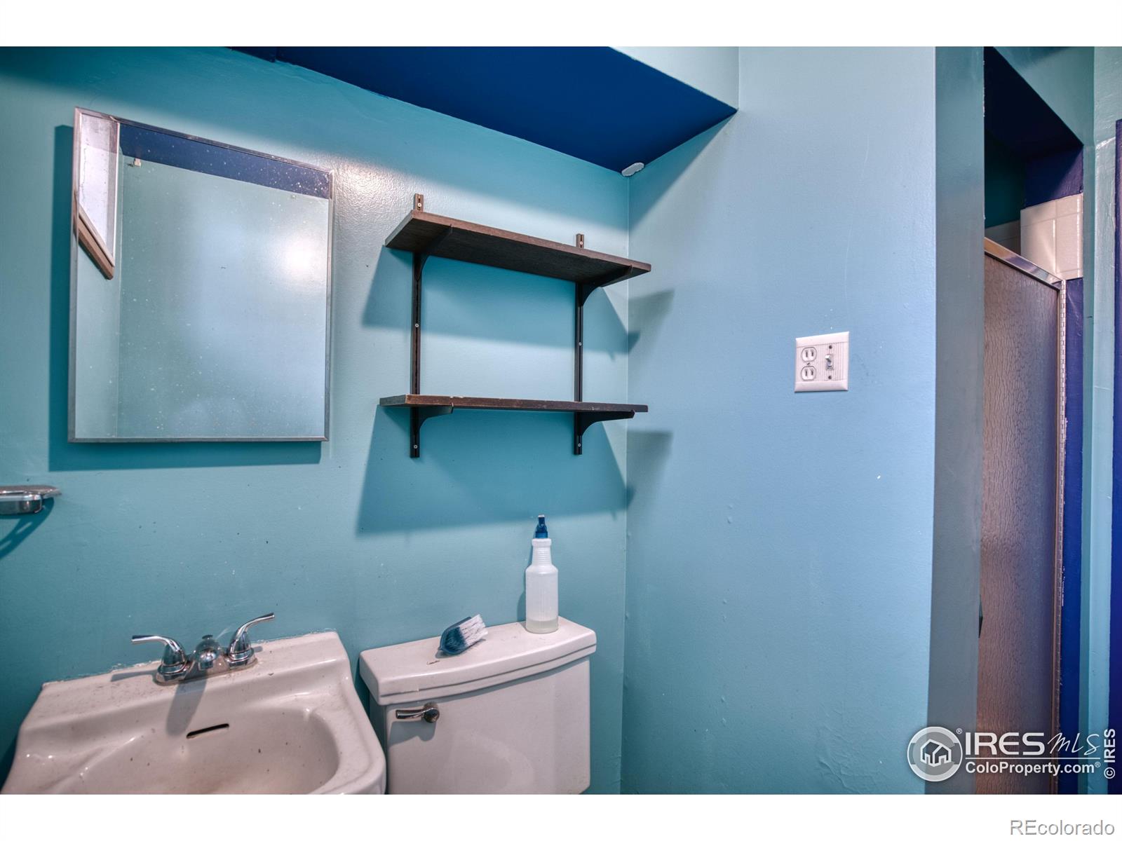 MLS Image #13 for 6910  larsh drive,denver, Colorado