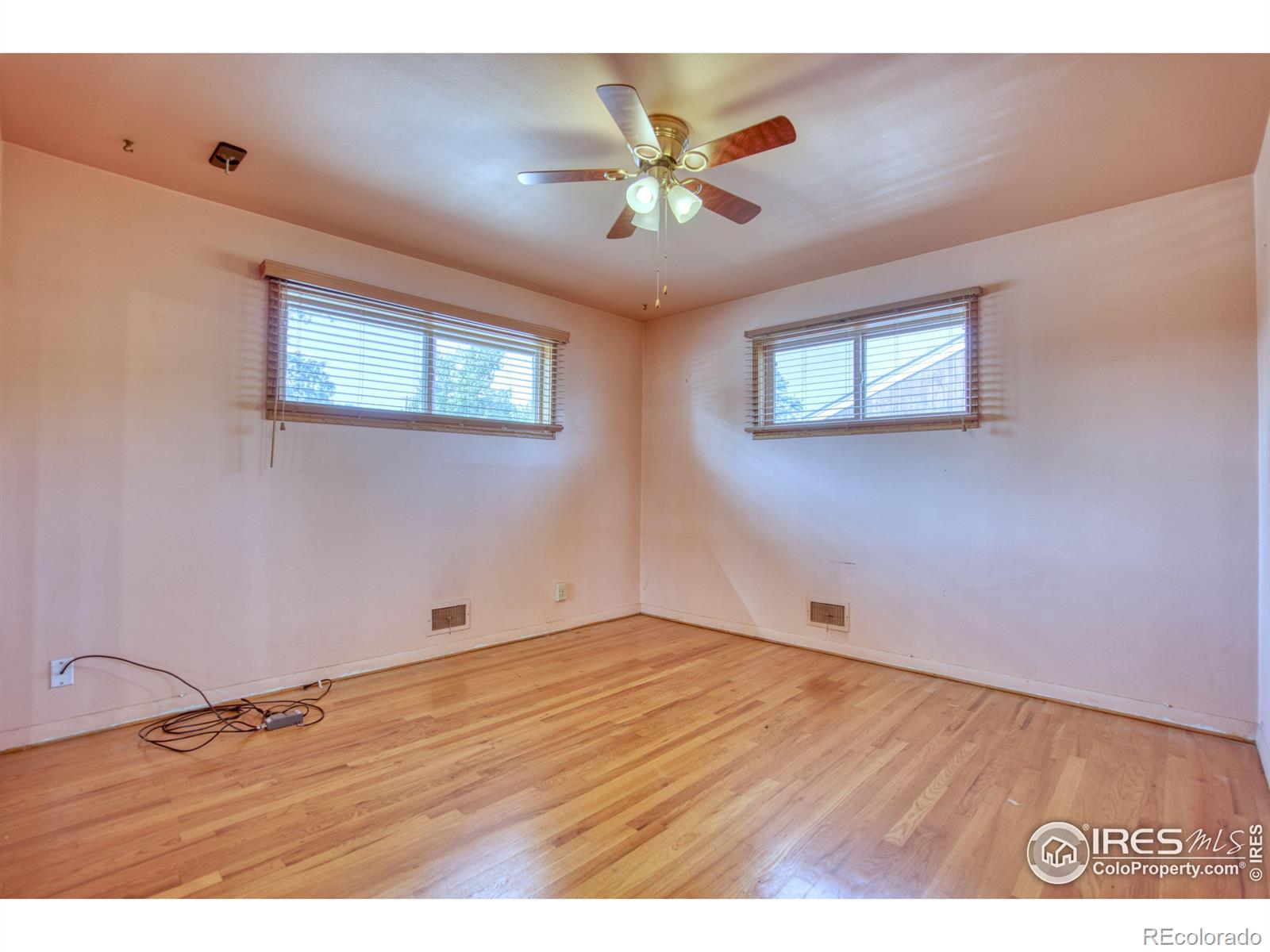 MLS Image #7 for 6910  larsh drive,denver, Colorado