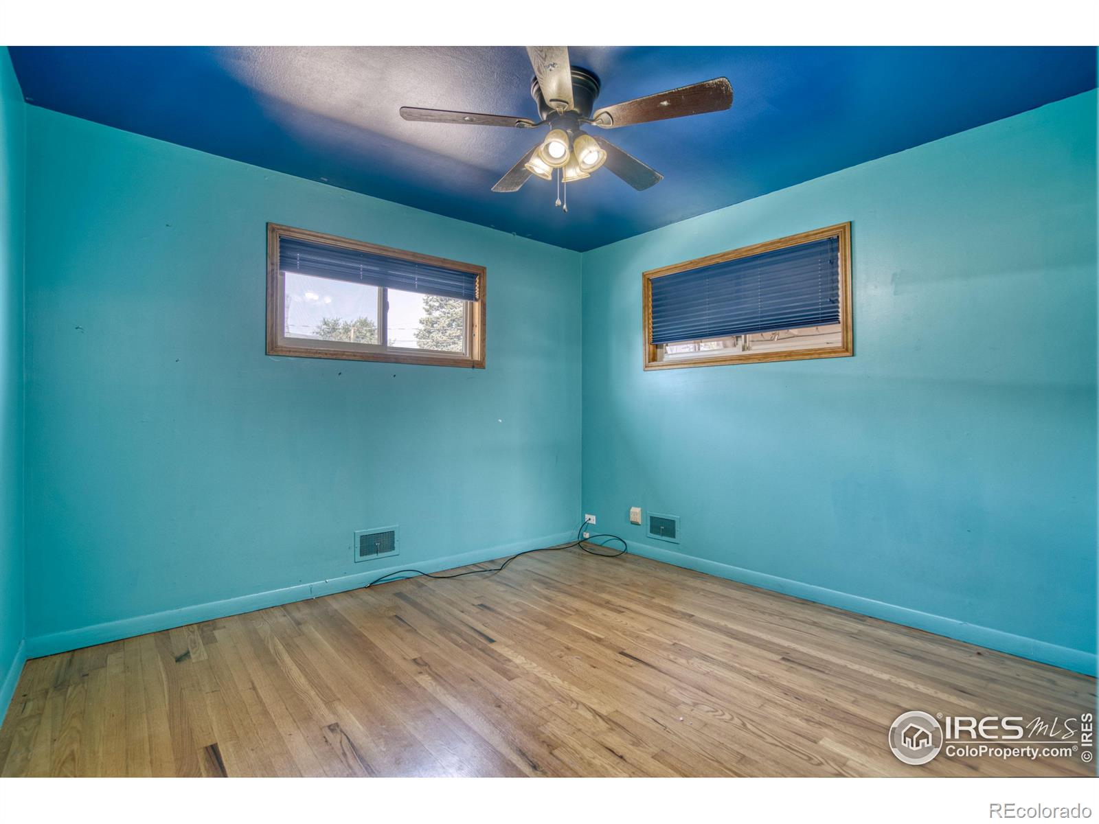 MLS Image #8 for 6910  larsh drive,denver, Colorado