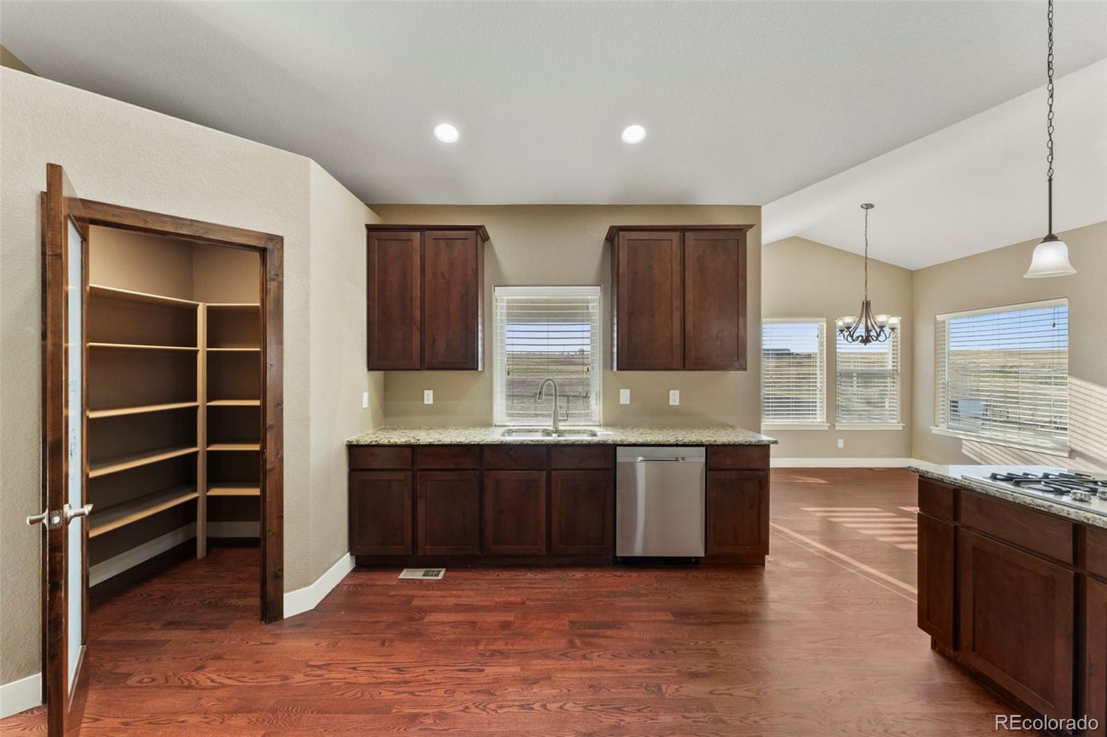 MLS Image #15 for 59304 e commanche way,strasburg, Colorado