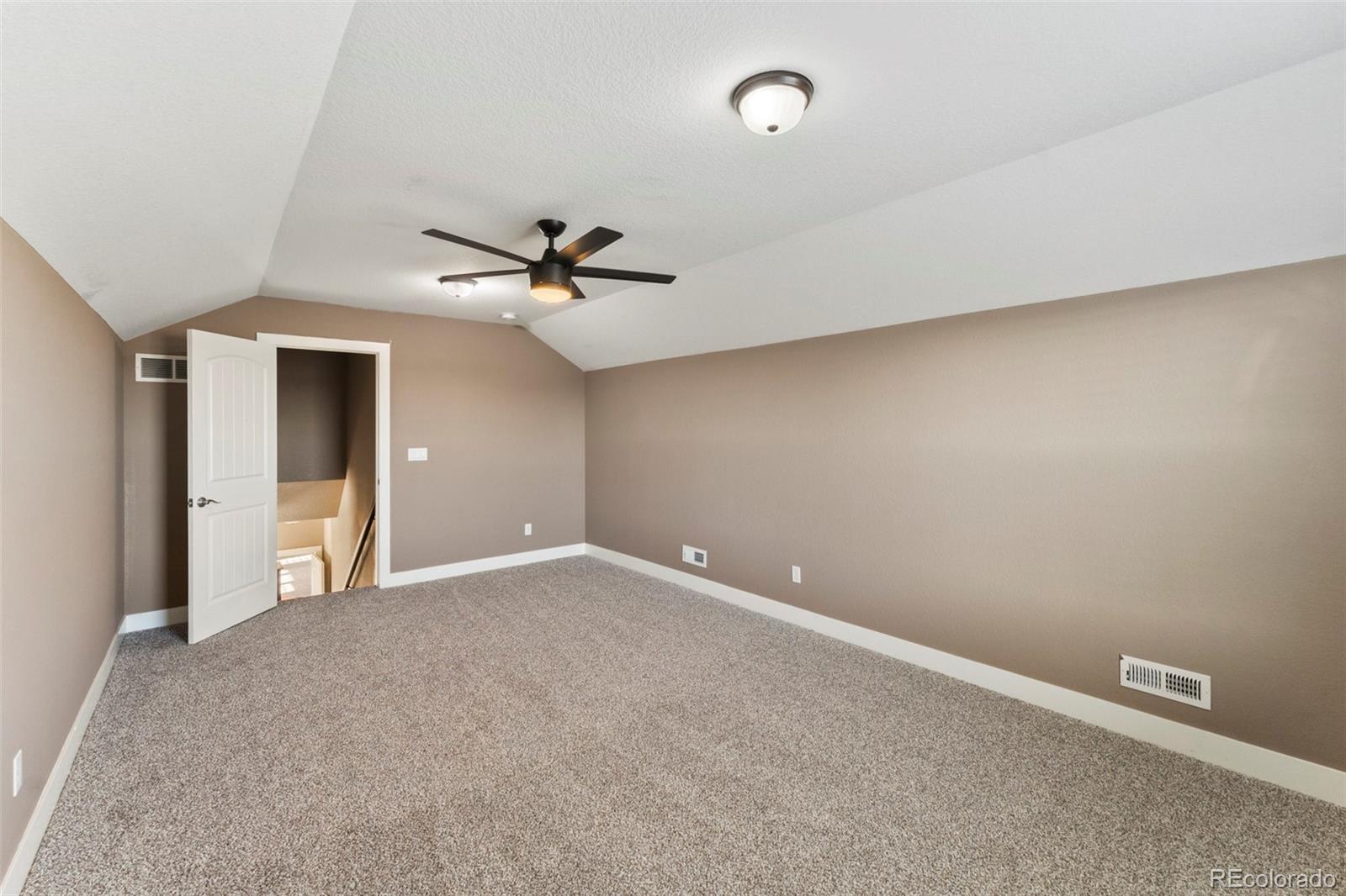 MLS Image #18 for 59304 e commanche way,strasburg, Colorado