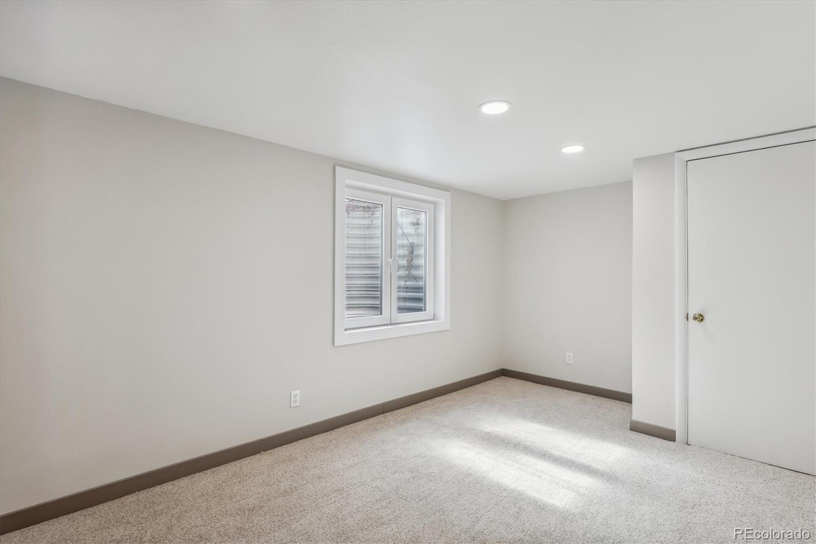 MLS Image #22 for 5660 e amherst avenue,denver, Colorado