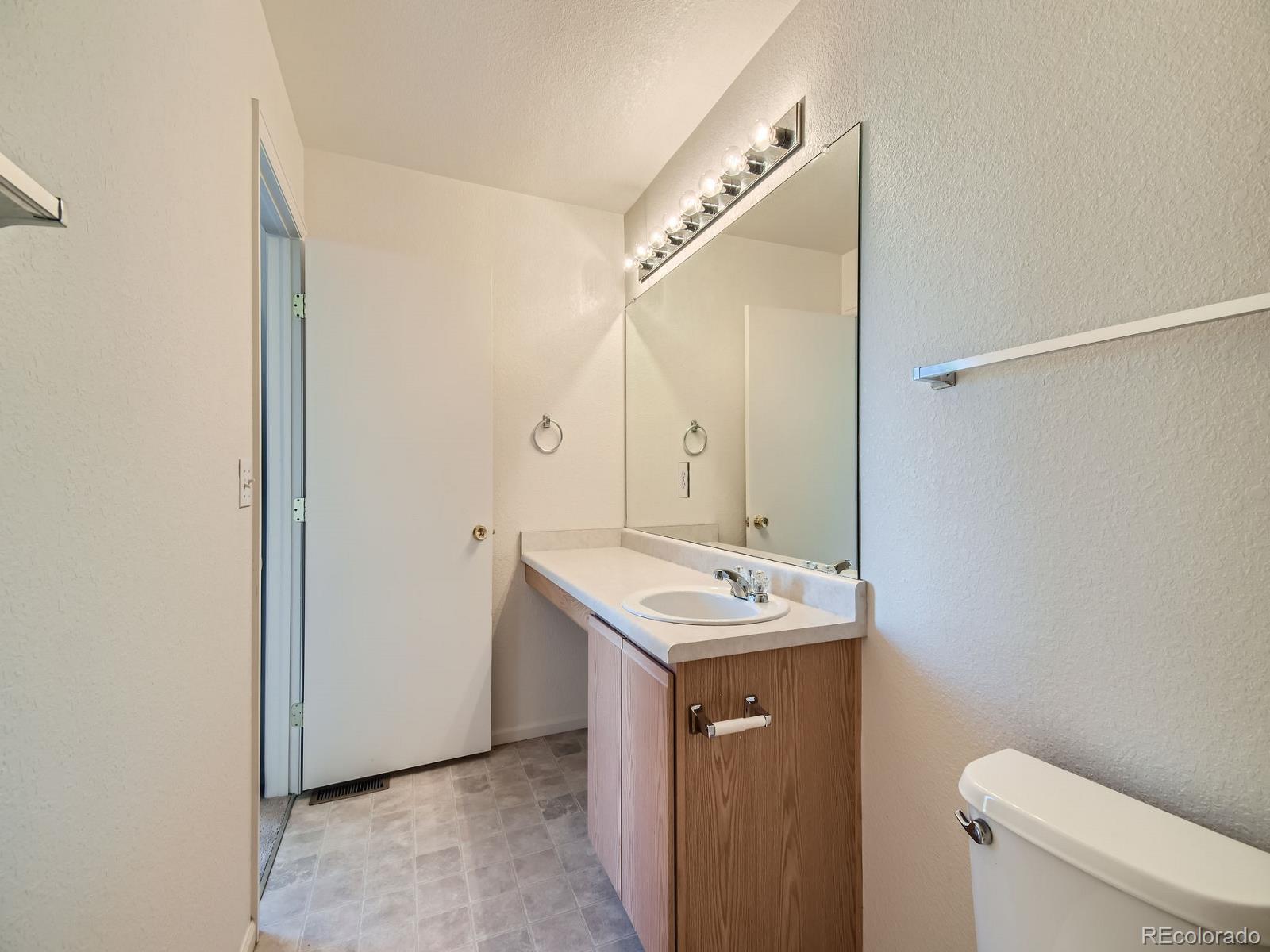 MLS Image #17 for 5575  jebel court,denver, Colorado