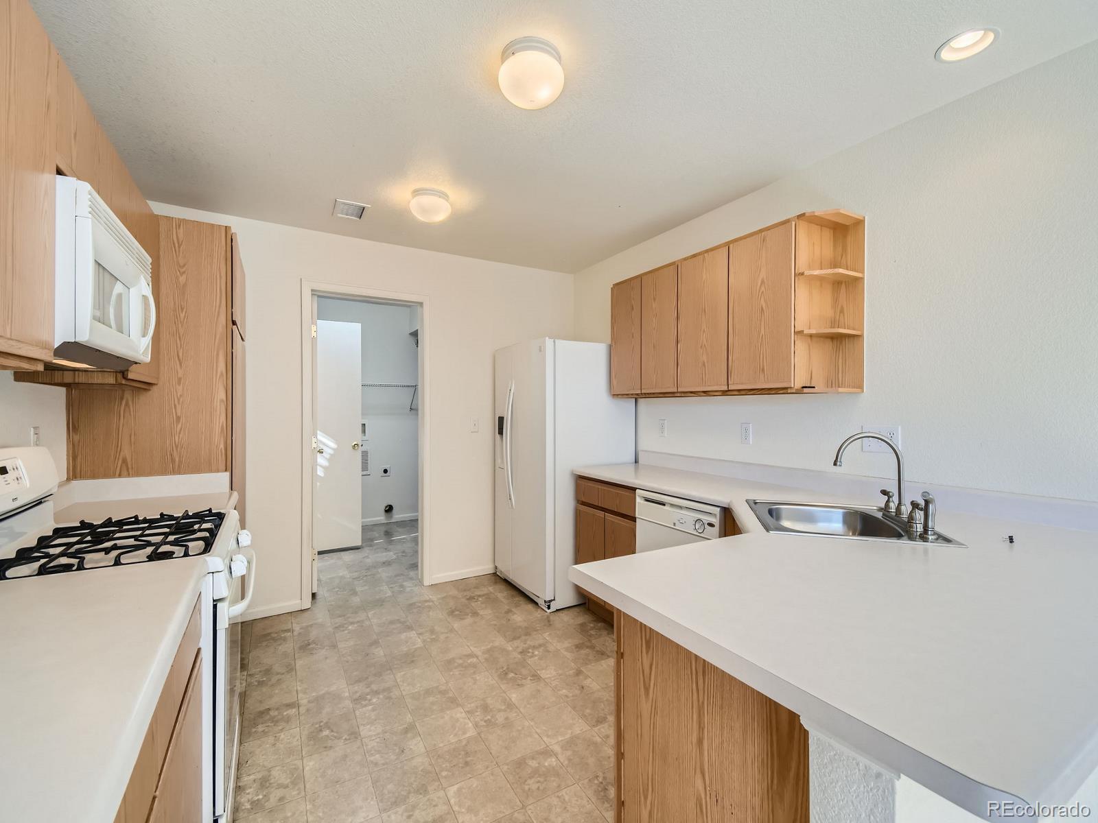 MLS Image #9 for 5575  jebel court,denver, Colorado