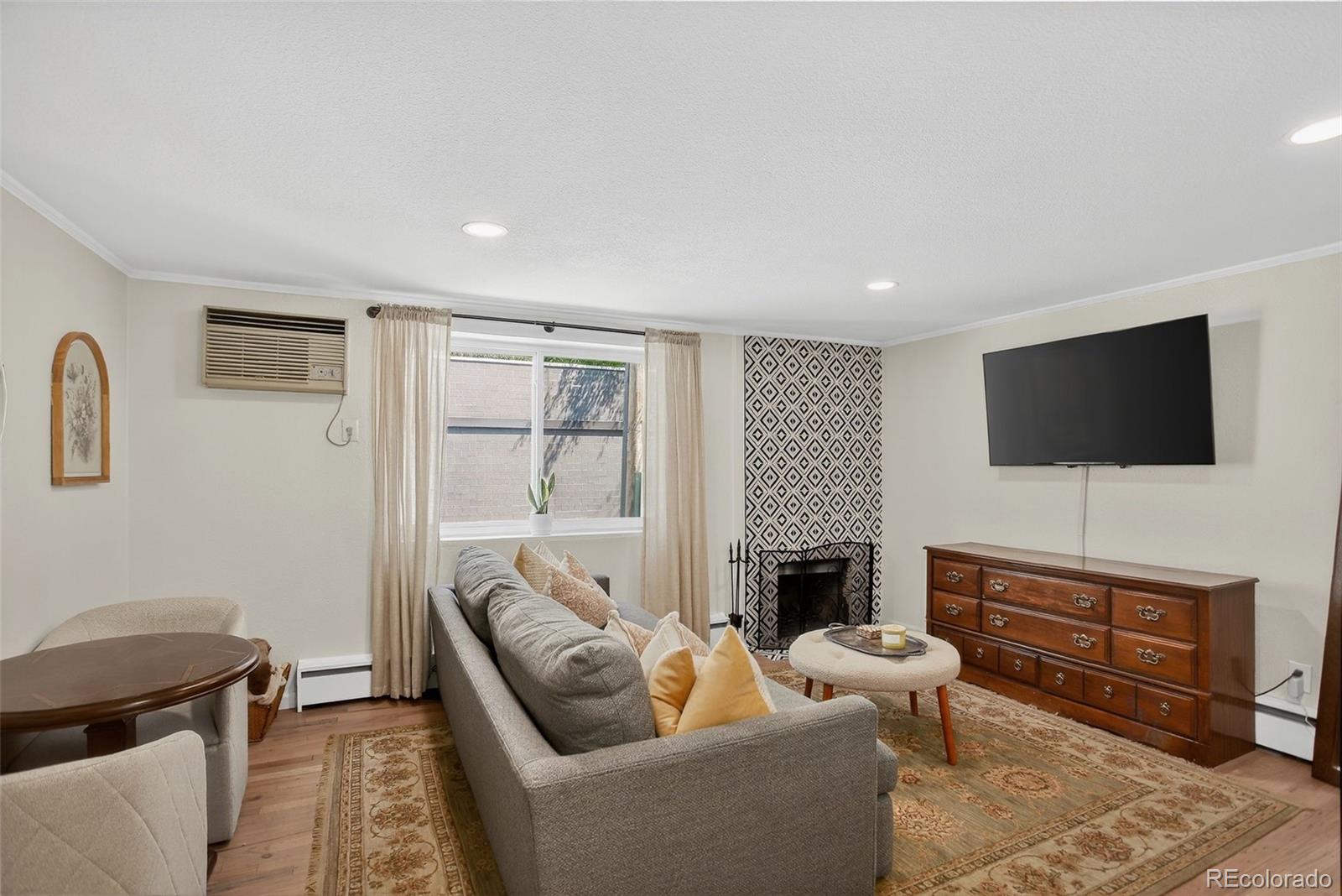 MLS Image #2 for 336 n grant street 206,denver, Colorado