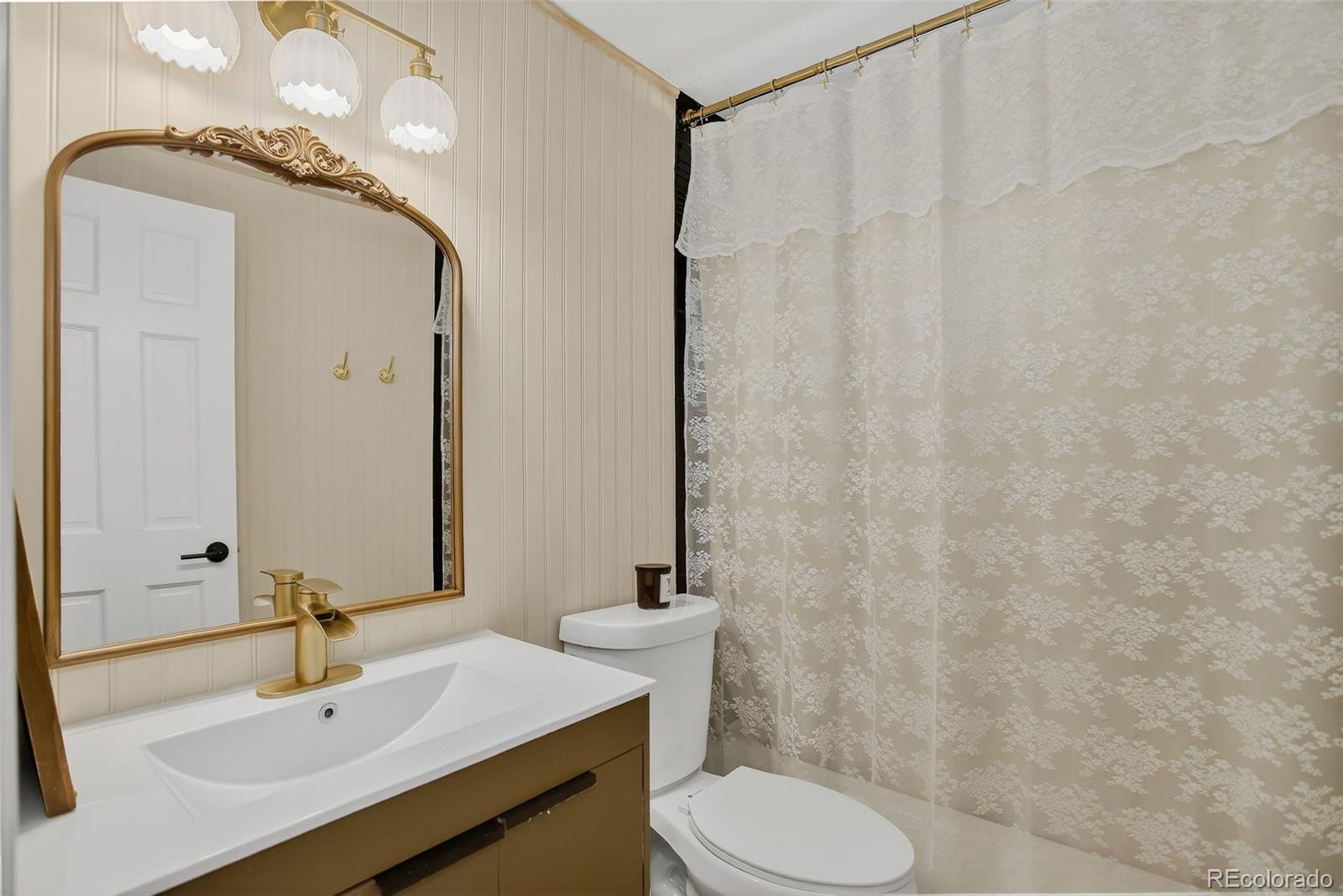 MLS Image #7 for 336 n grant street 206,denver, Colorado