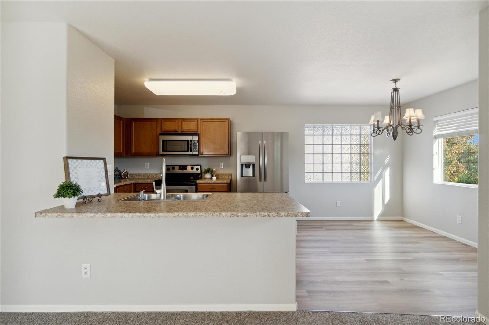 MLS Image #15 for 18642 e 46th place,denver, Colorado