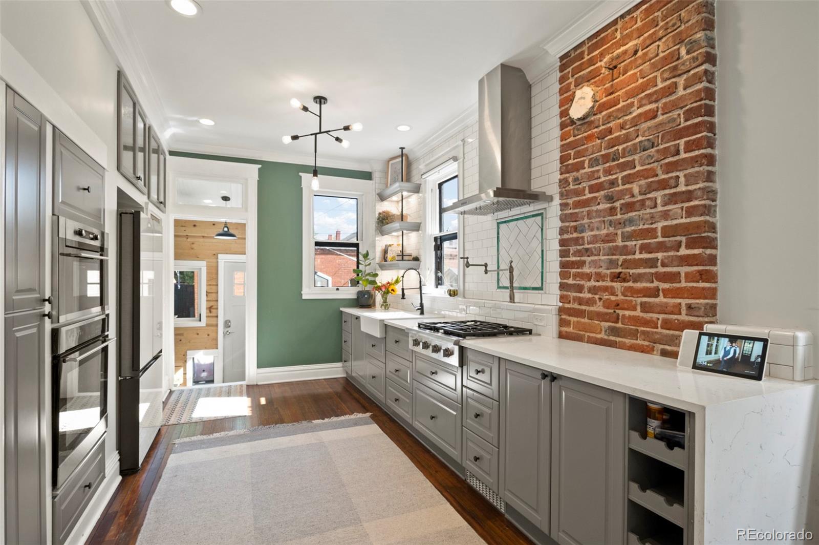 MLS Image #12 for 334 s lincoln street,denver, Colorado