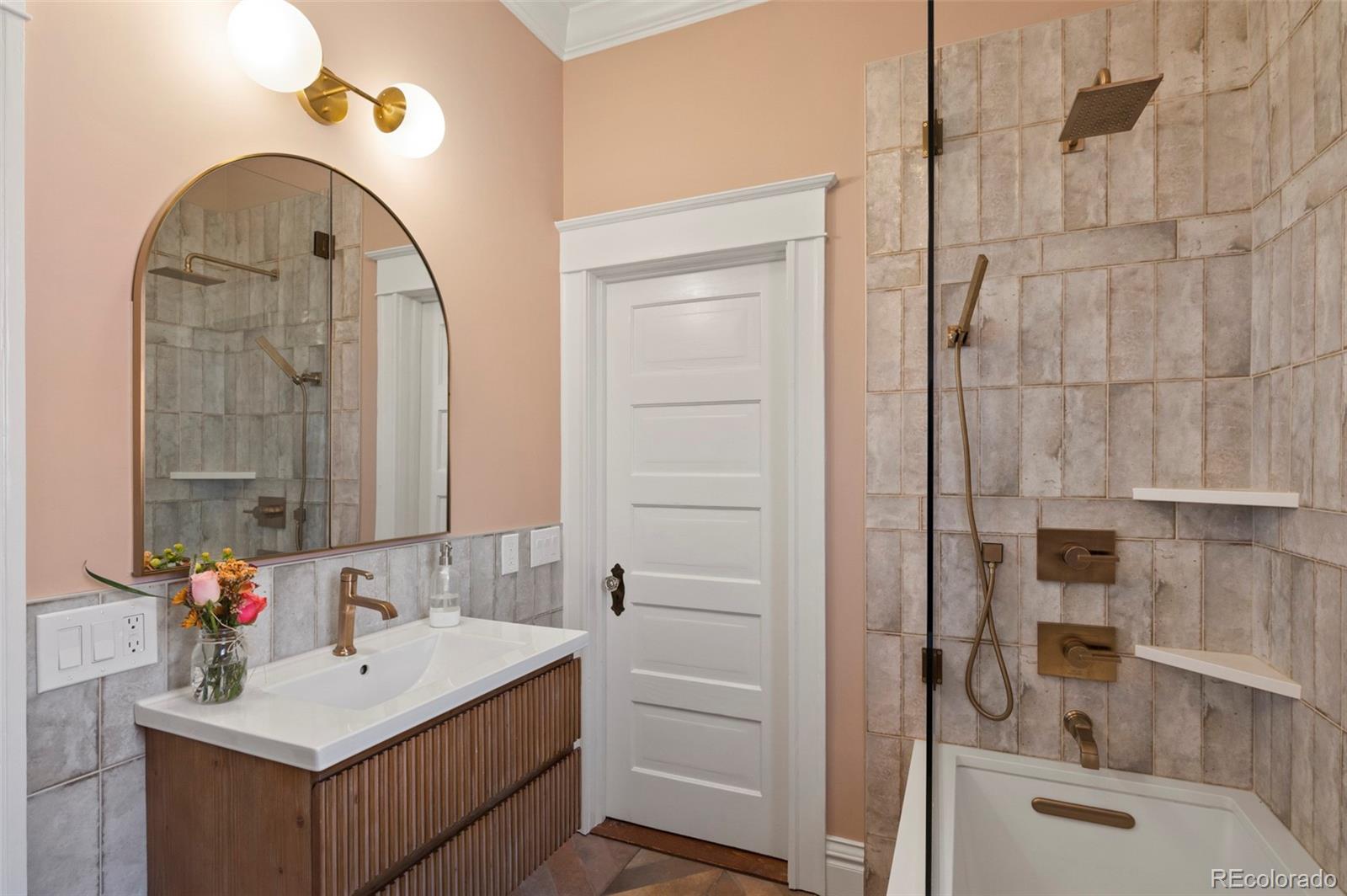MLS Image #18 for 334 s lincoln street,denver, Colorado