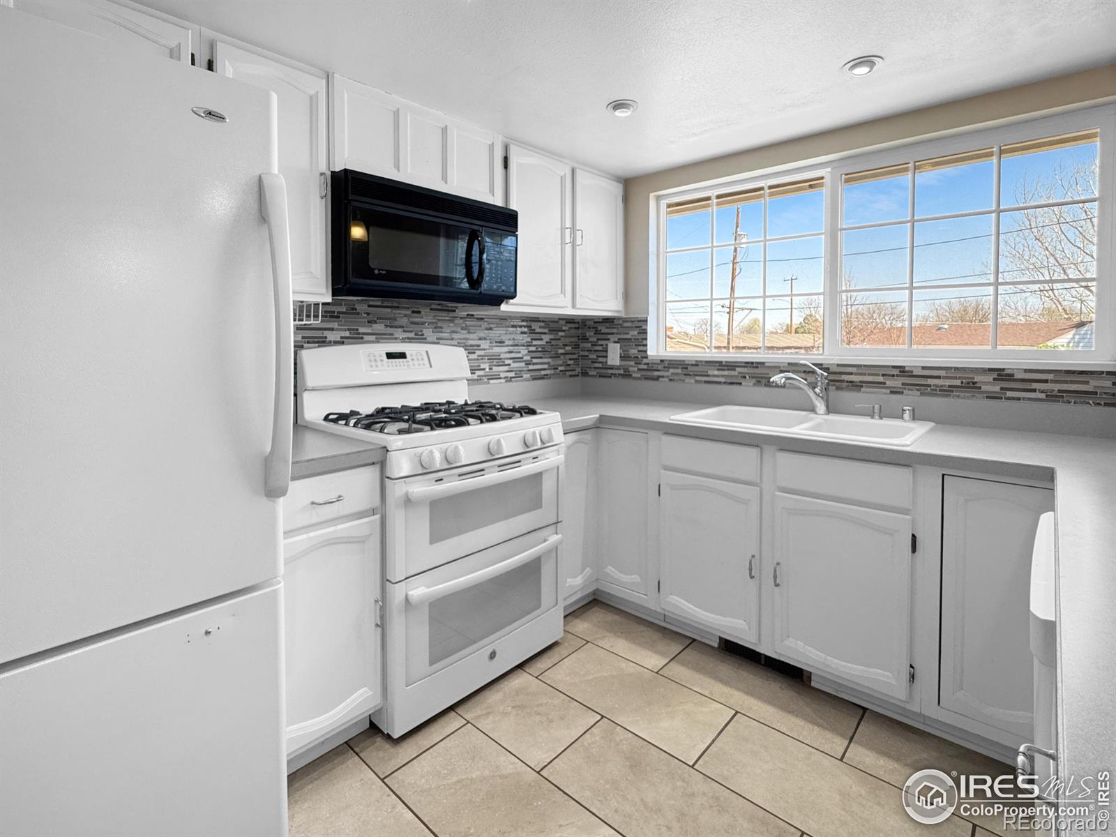 MLS Image #11 for 468  centennial circle,sterling, Colorado