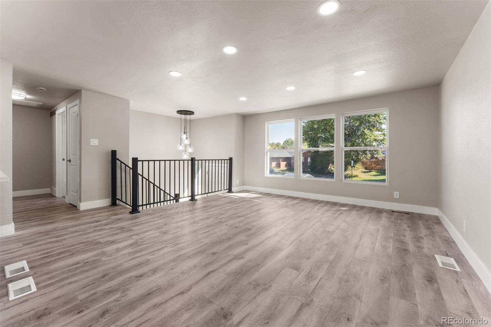 MLS Image #5 for 5205  scranton court,denver, Colorado