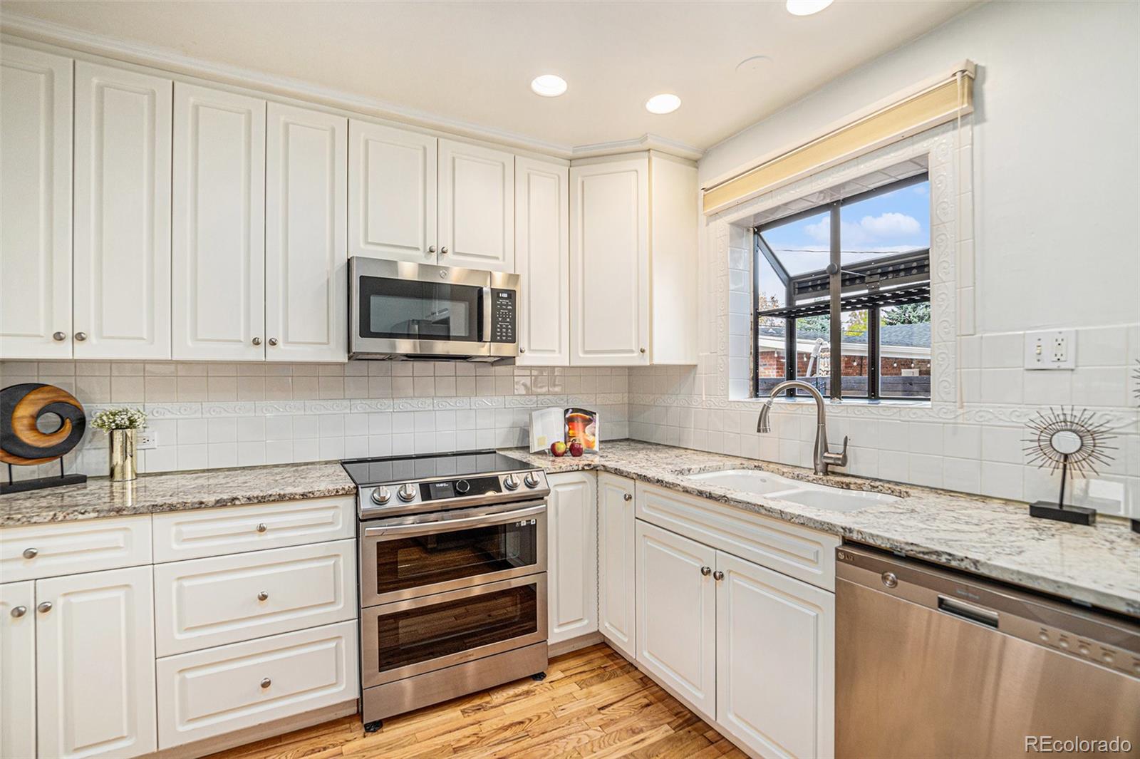 MLS Image #11 for 2645  ash street,denver, Colorado