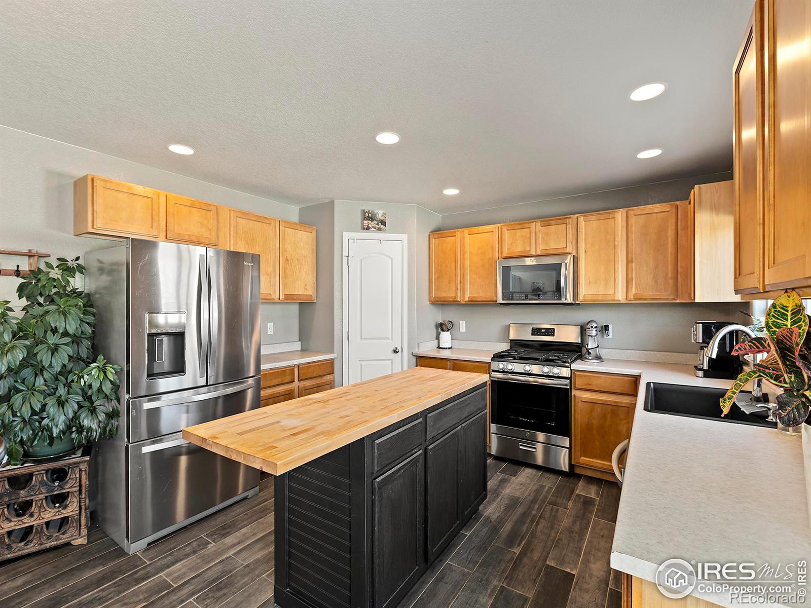 MLS Image #9 for 856  lakebrook court,windsor, Colorado