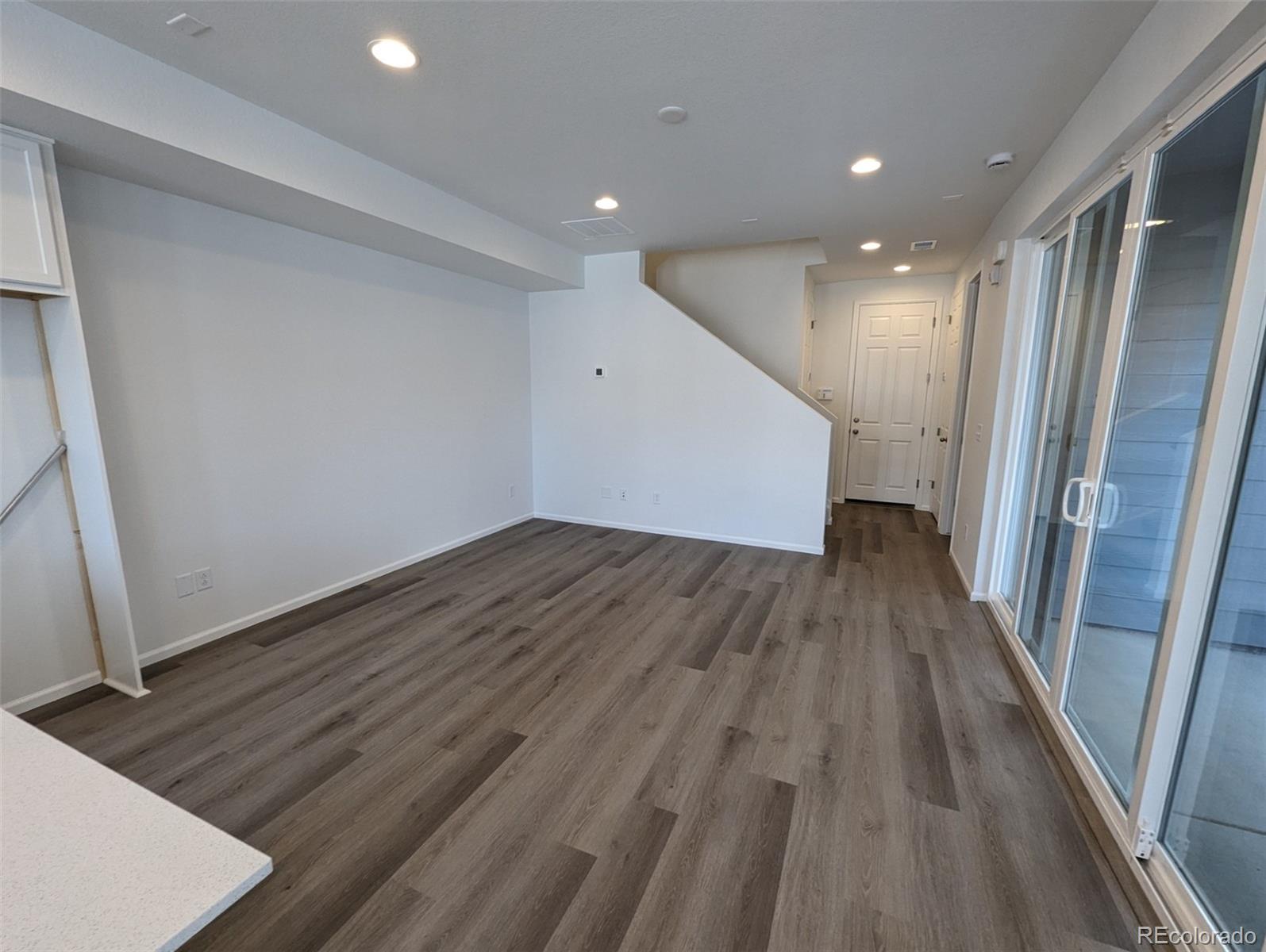 MLS Image #3 for 8487  eagle river street,littleton, Colorado