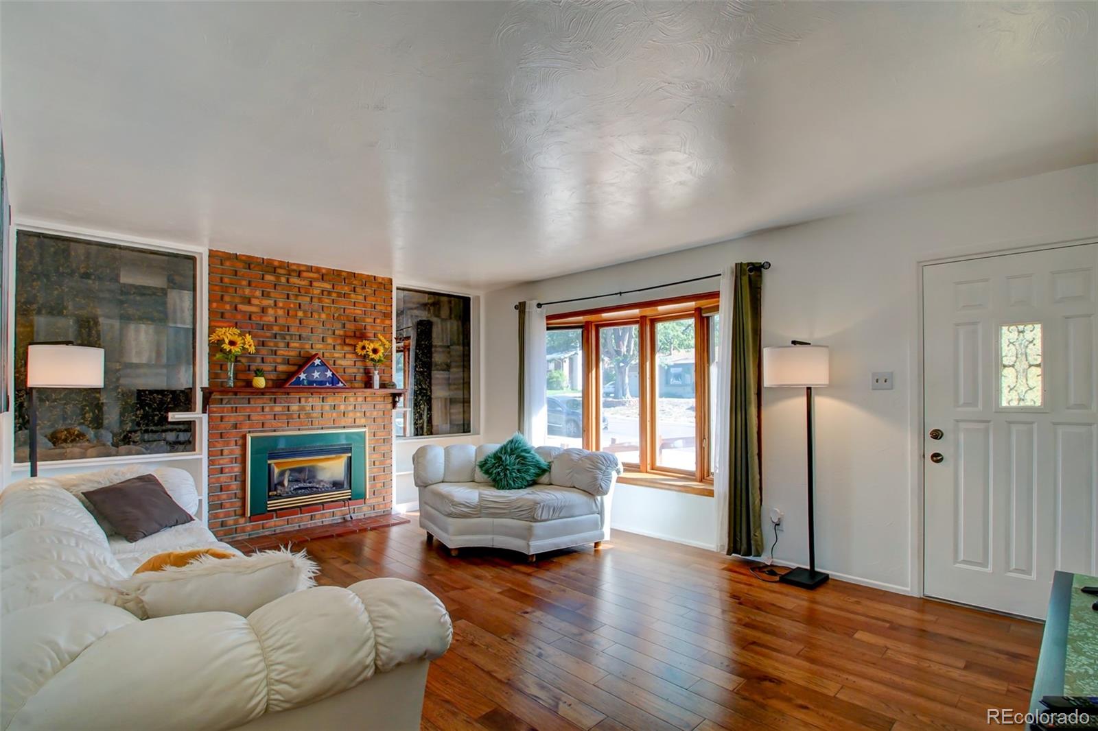 MLS Image #5 for 2953 s vrain street,denver, Colorado