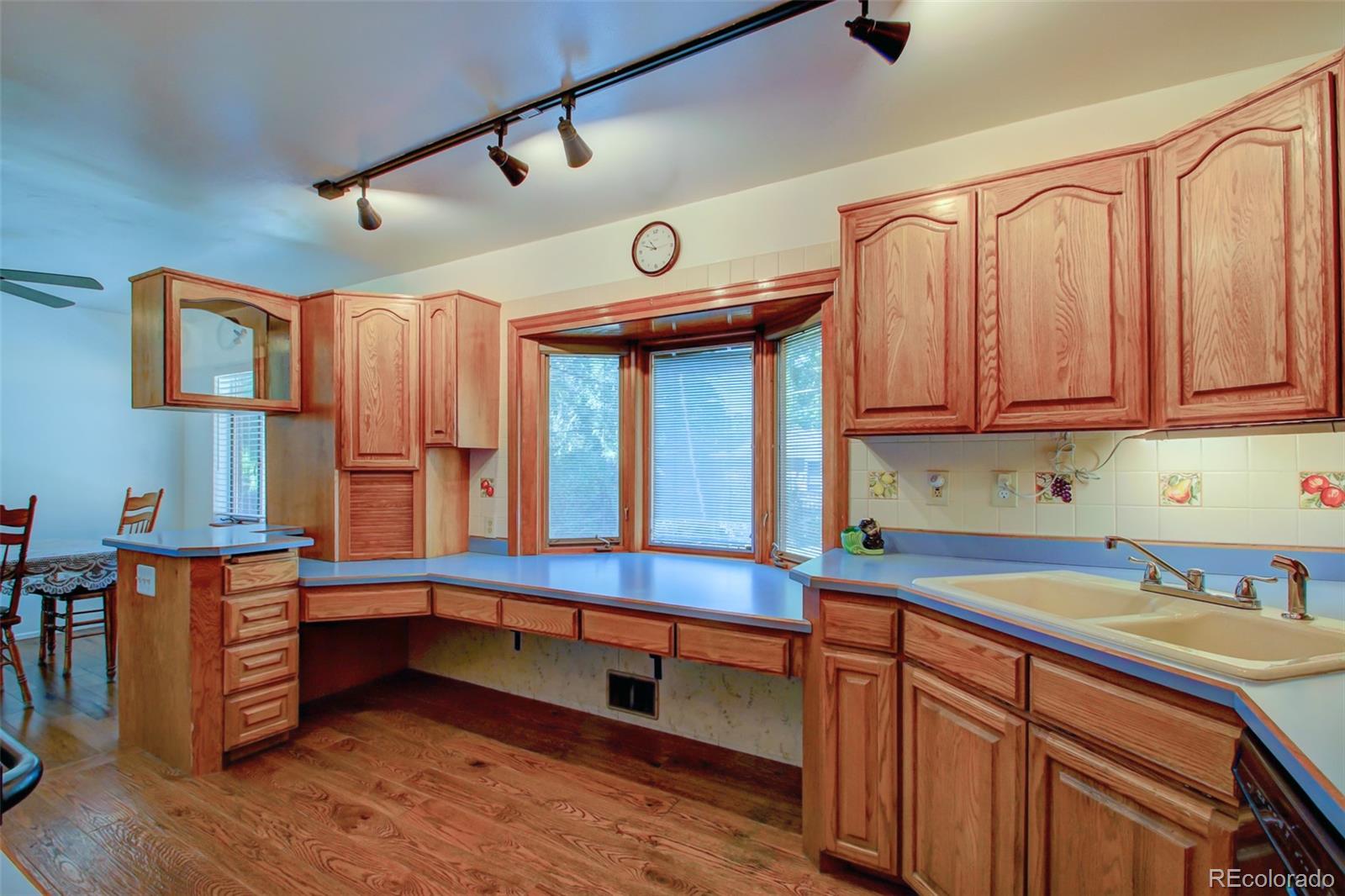 MLS Image #9 for 2953 s vrain street,denver, Colorado