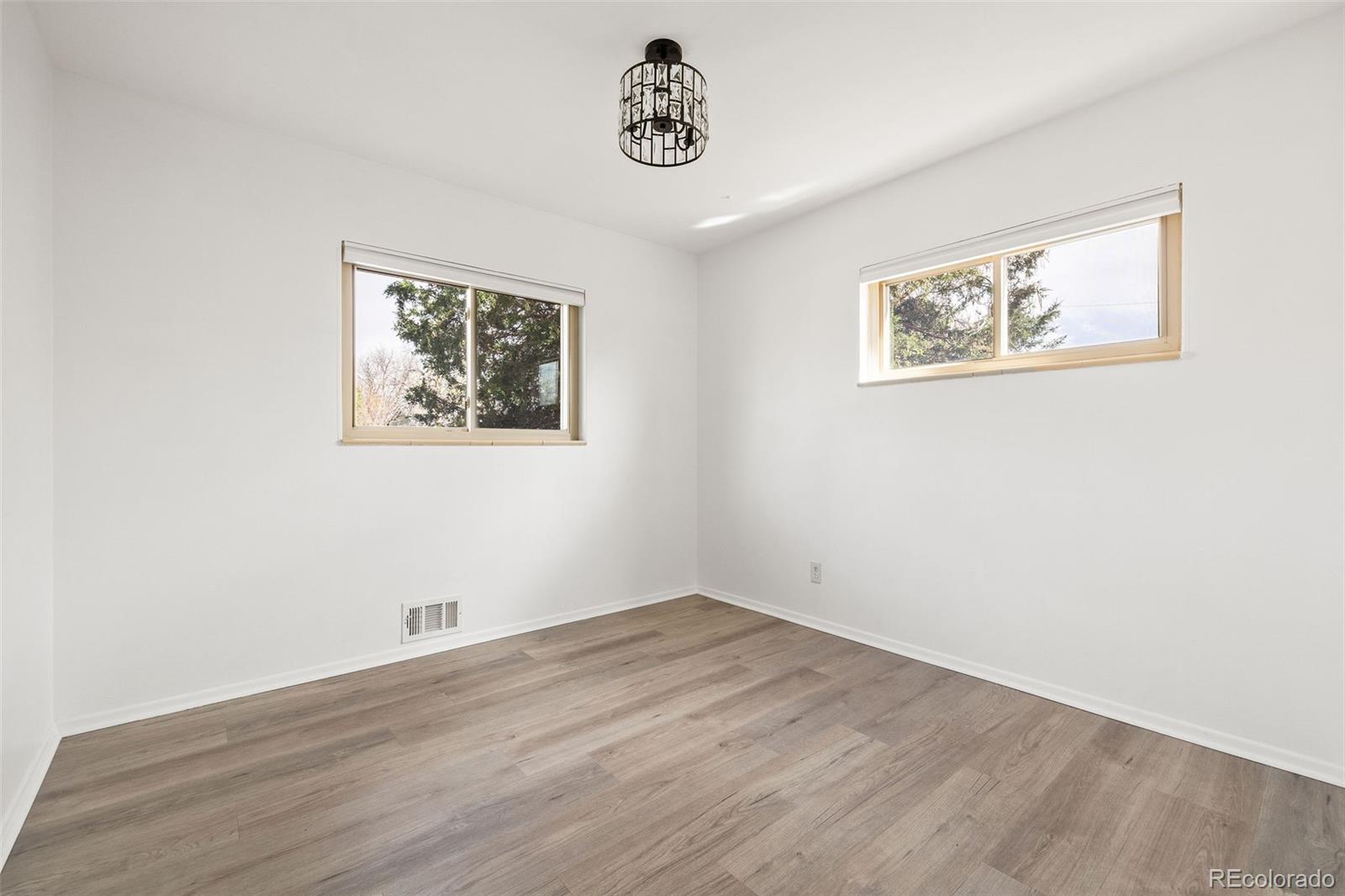 MLS Image #14 for 3423 s vrain street,denver, Colorado