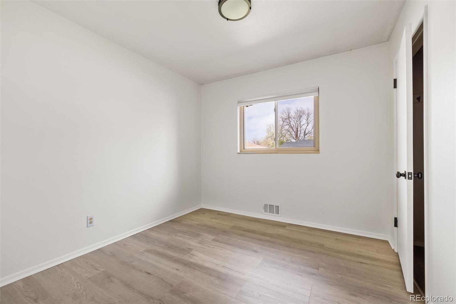 MLS Image #15 for 3423 s vrain street,denver, Colorado