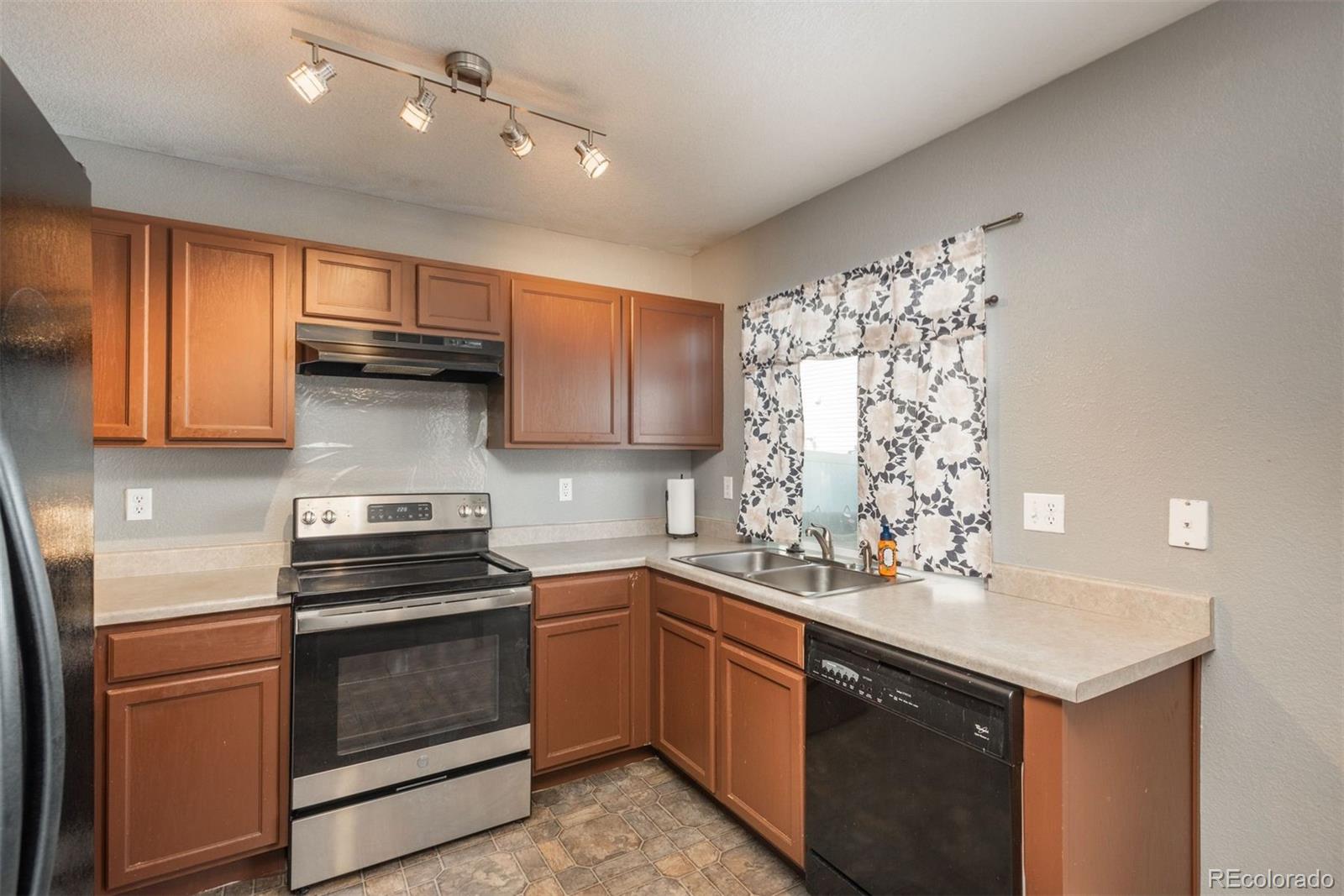 MLS Image #9 for 18673 e 43rd place,denver, Colorado